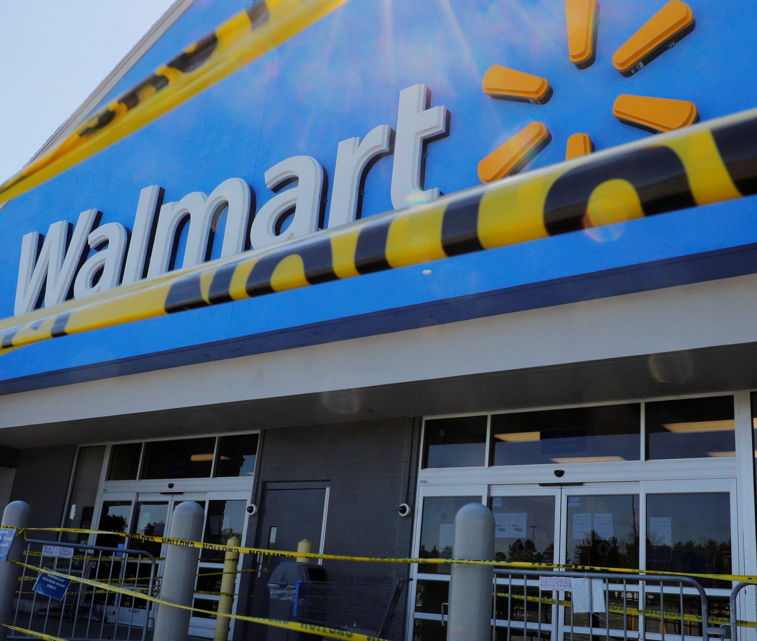 ‘Still Hiring!’ Walmart, Amazon Among Superstores Bucking U.S. Employment Trend