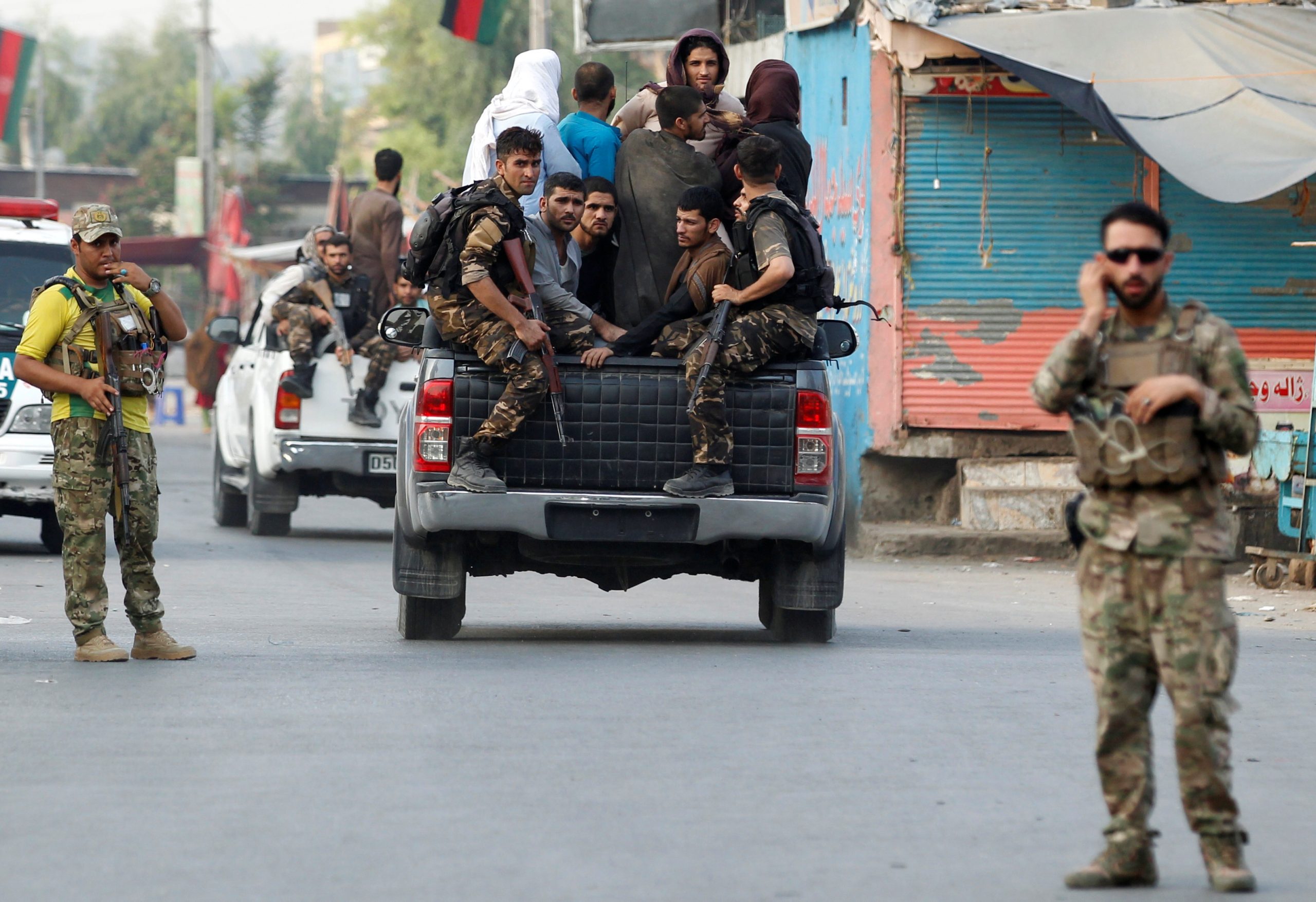 Afghan Forces Besiege Jail Seized By Islamic State, Hundreds Of Prisoners Missing