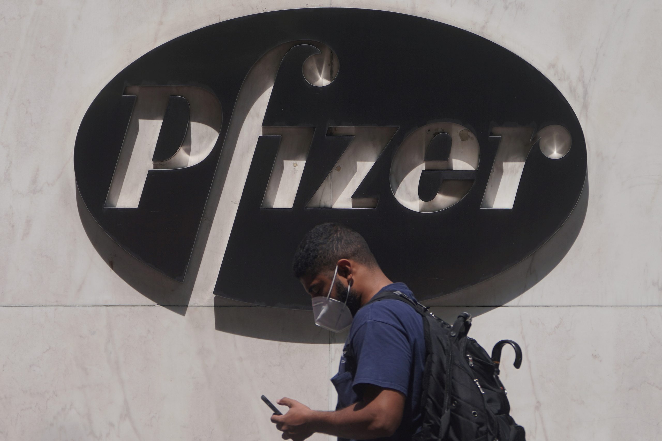 Pfizer To Make Gilead’s COVID-19 Treatment Remdesivir 