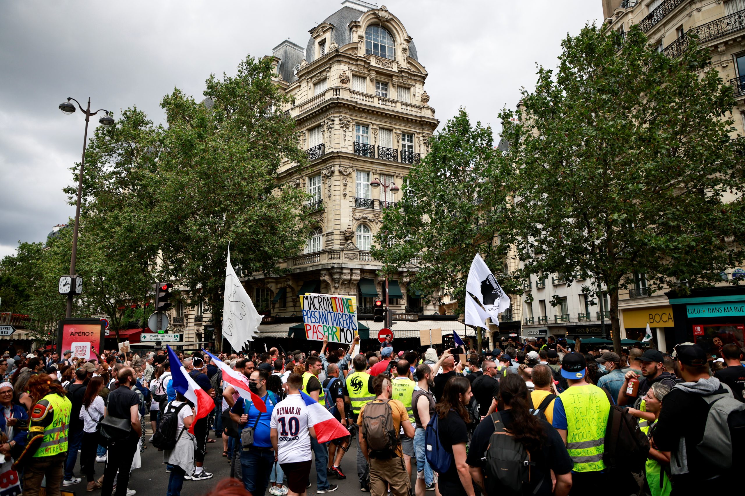 Police and Protesters Clash in Paris Over Health Passes and Mandatory Vaccines