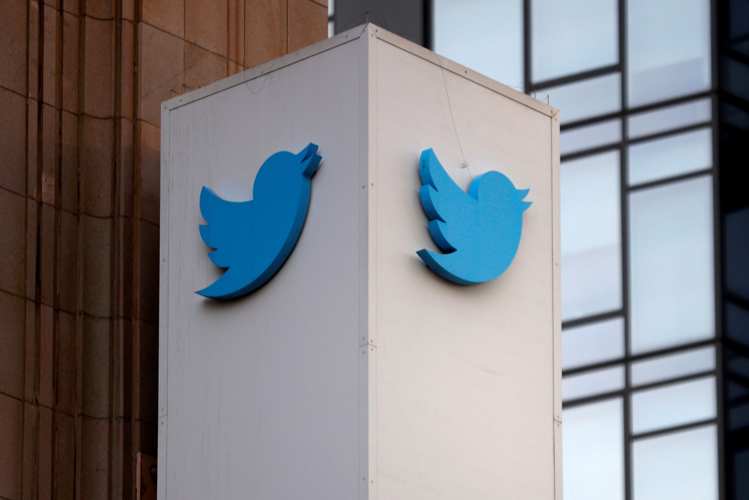 Twitter Seeks to Settle 2016 Class Action Lawsuit for $800 Million