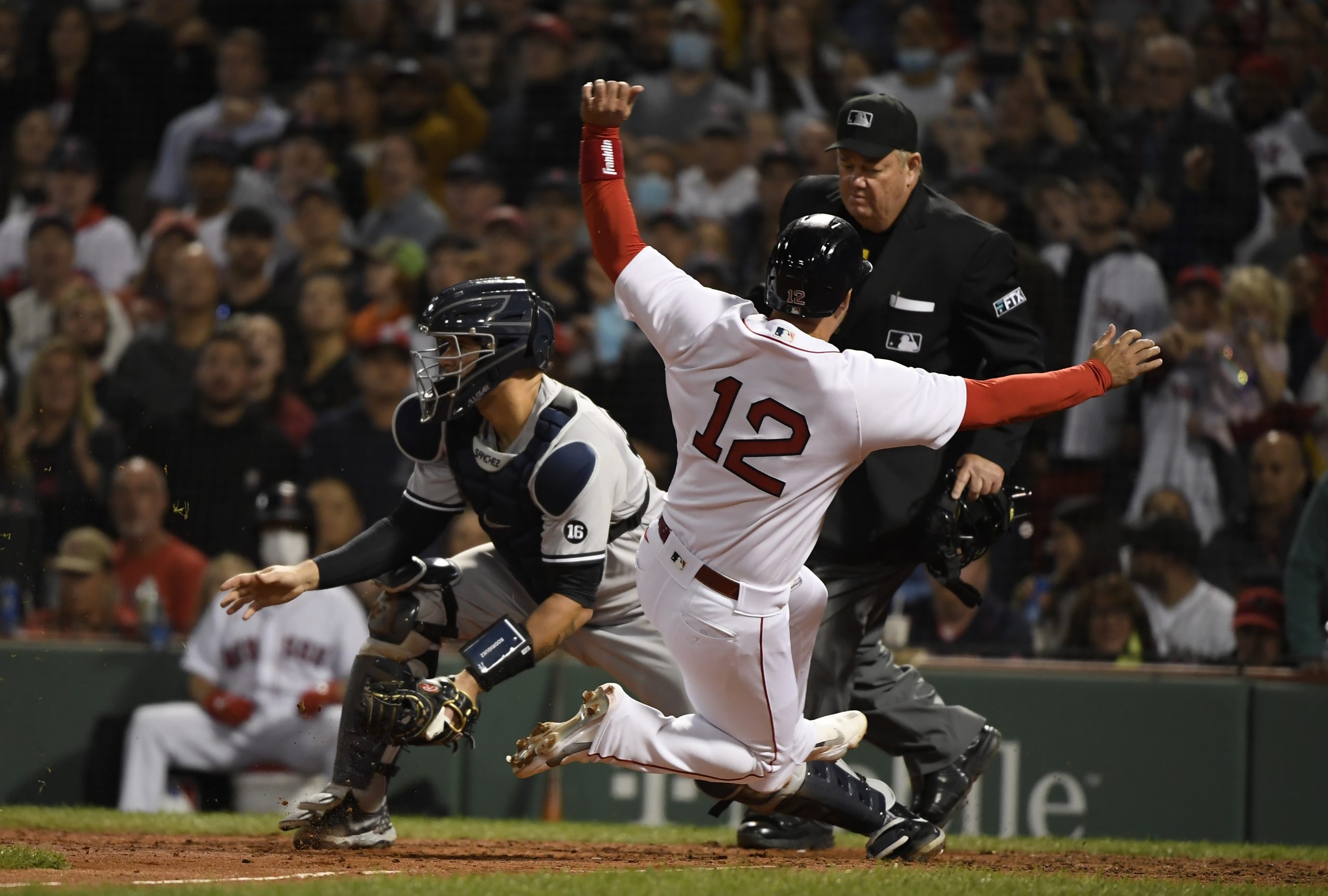 Red Sox beat Yankees to advance to ALDS