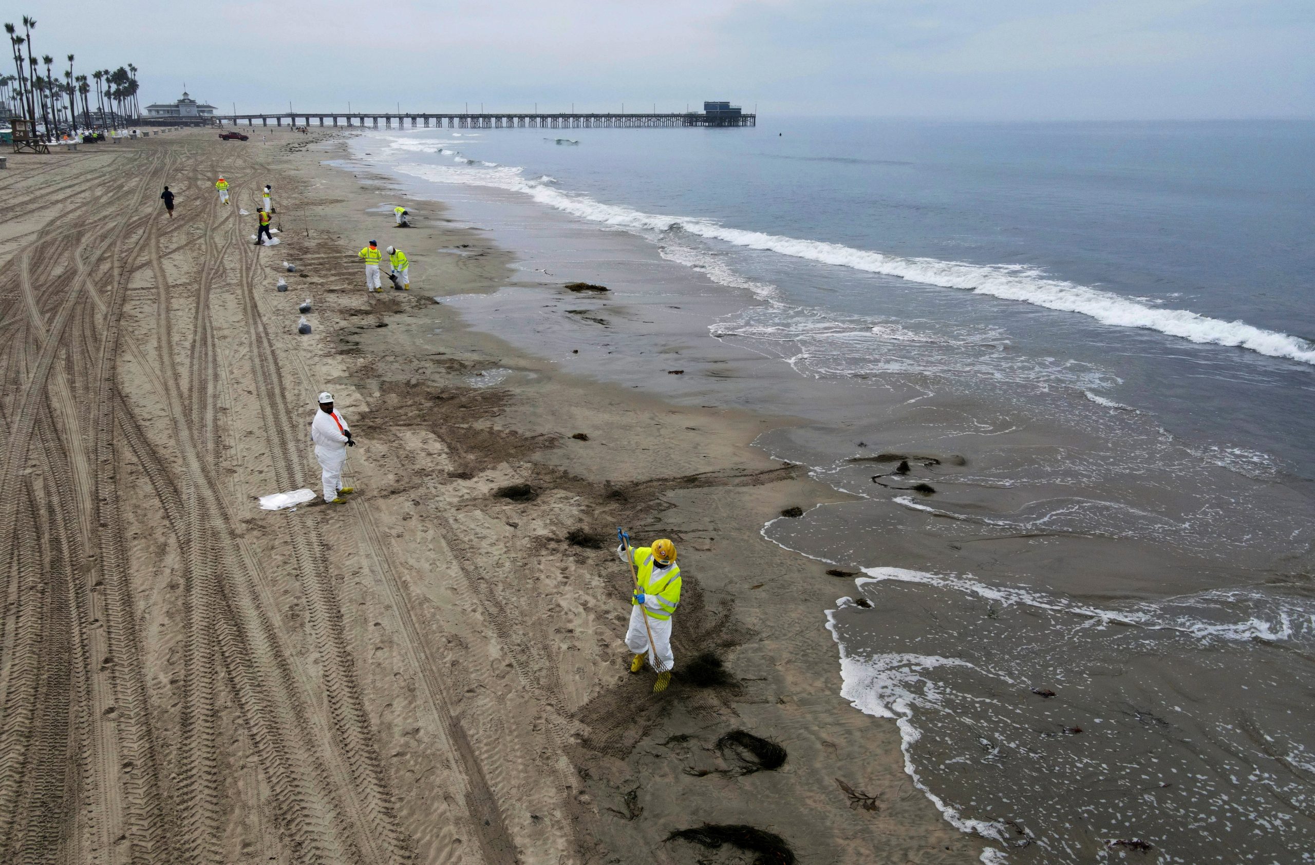 California oil spill investigators focus on German cargo ship