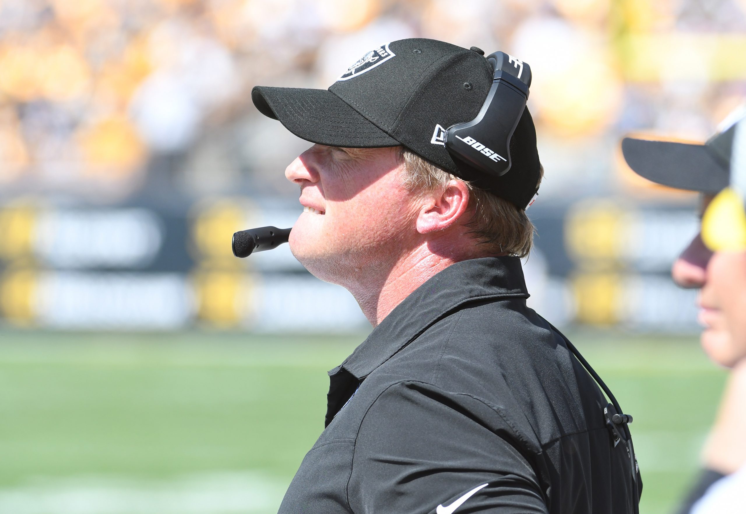 Las Vagas Raiders head coach Jon Gruden resigns due to controversial comments