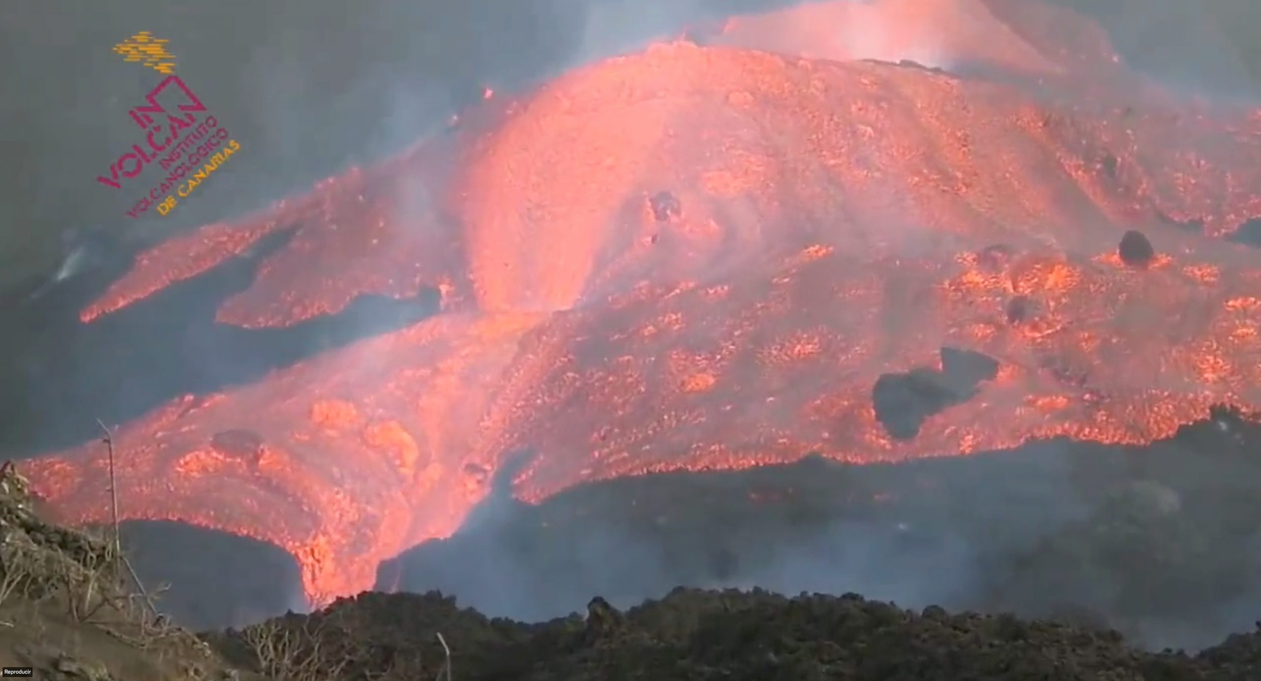 Hundreds more flee as lava spreads on Spain’s La Palma