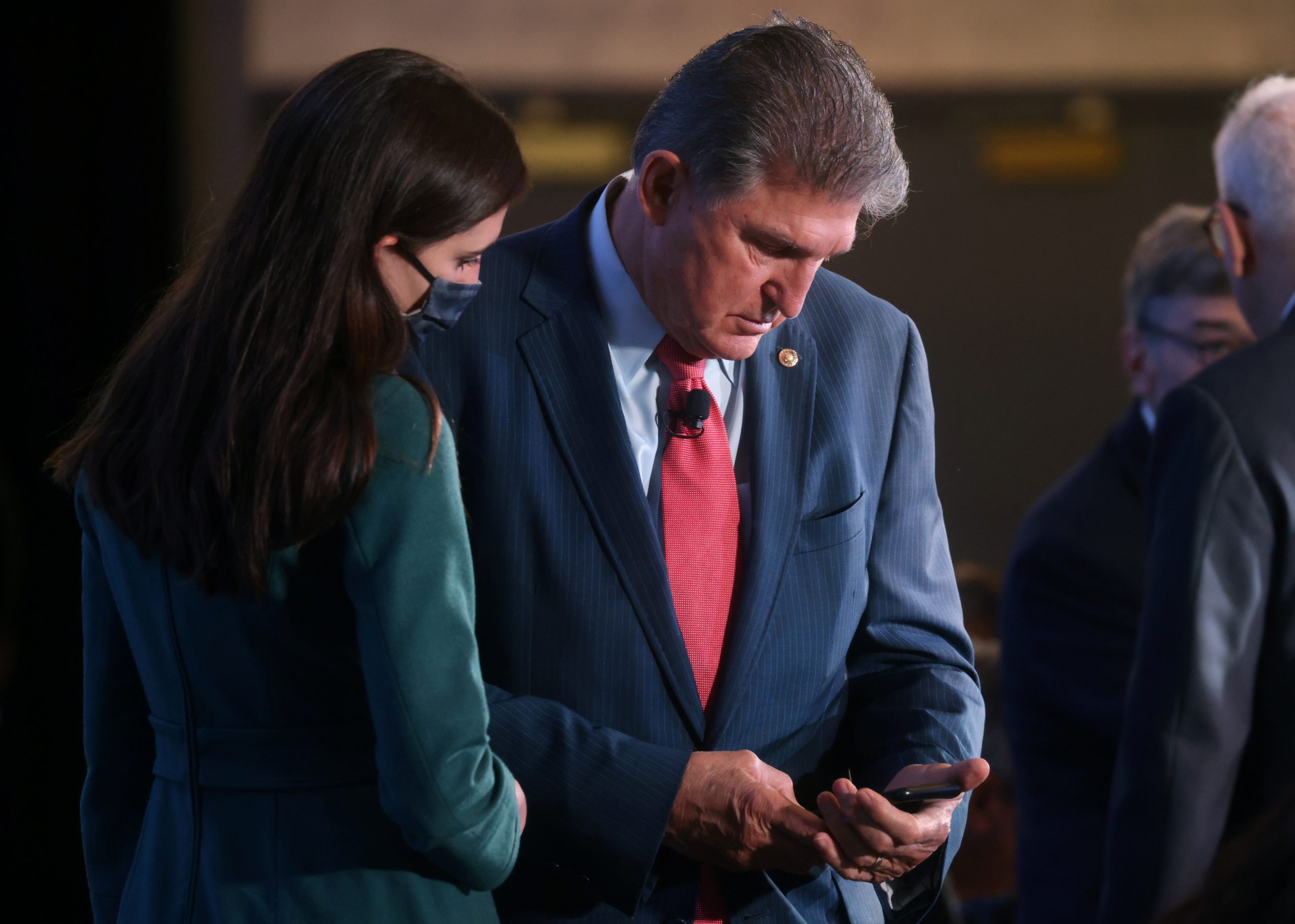 Manchin inches closer to supporting ‘Build Back Better’ 