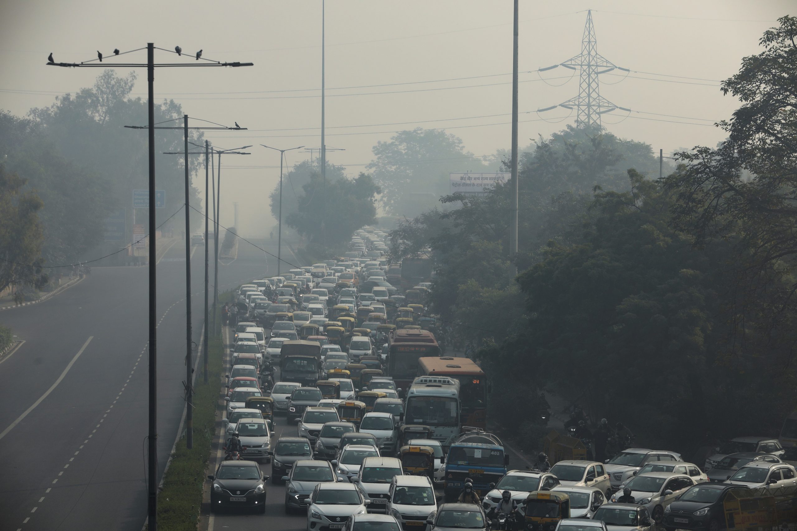 More kids in hospital, schools shut as smog smothers Delhi