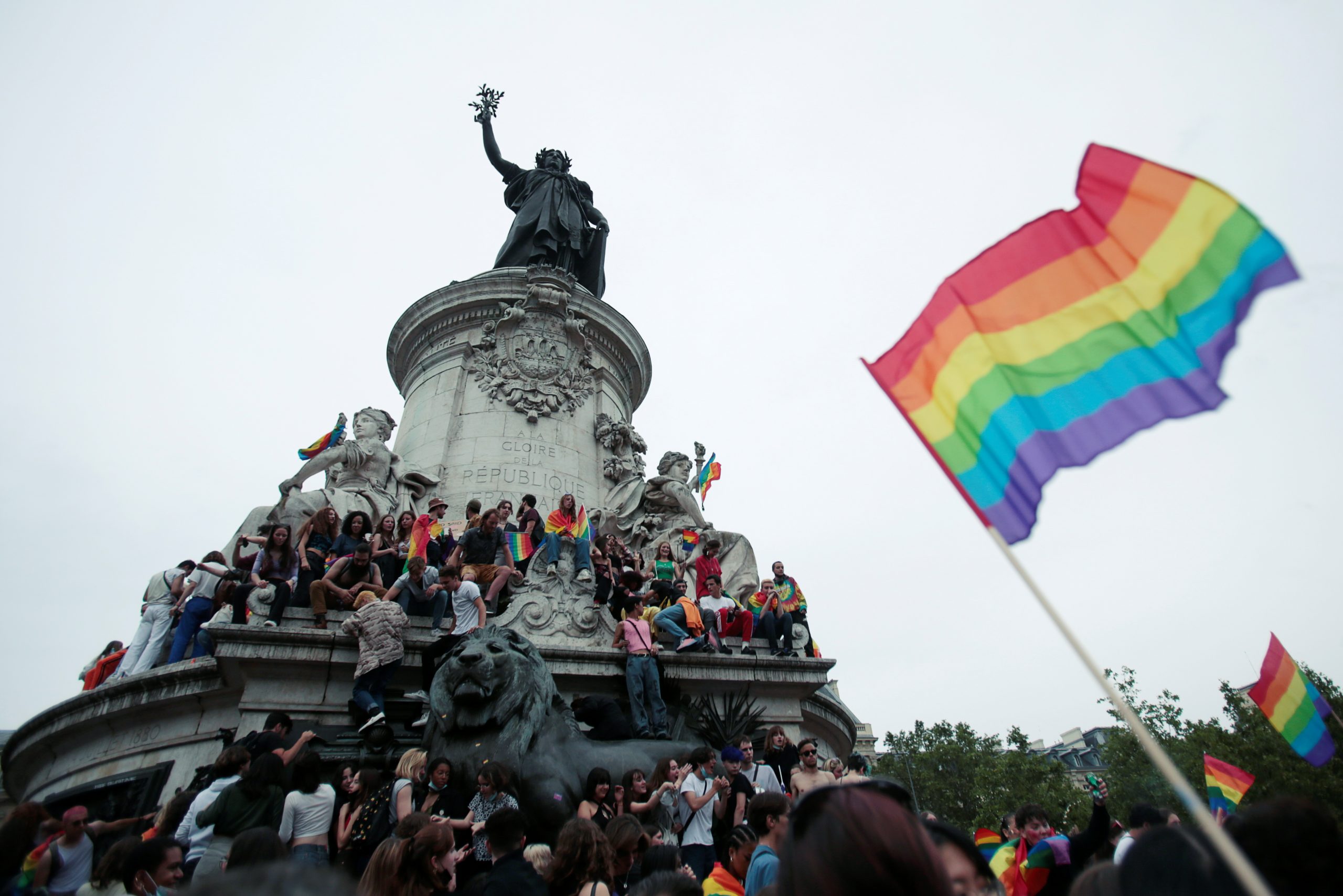 “Inclusive” dictionary edit proves divisive in France