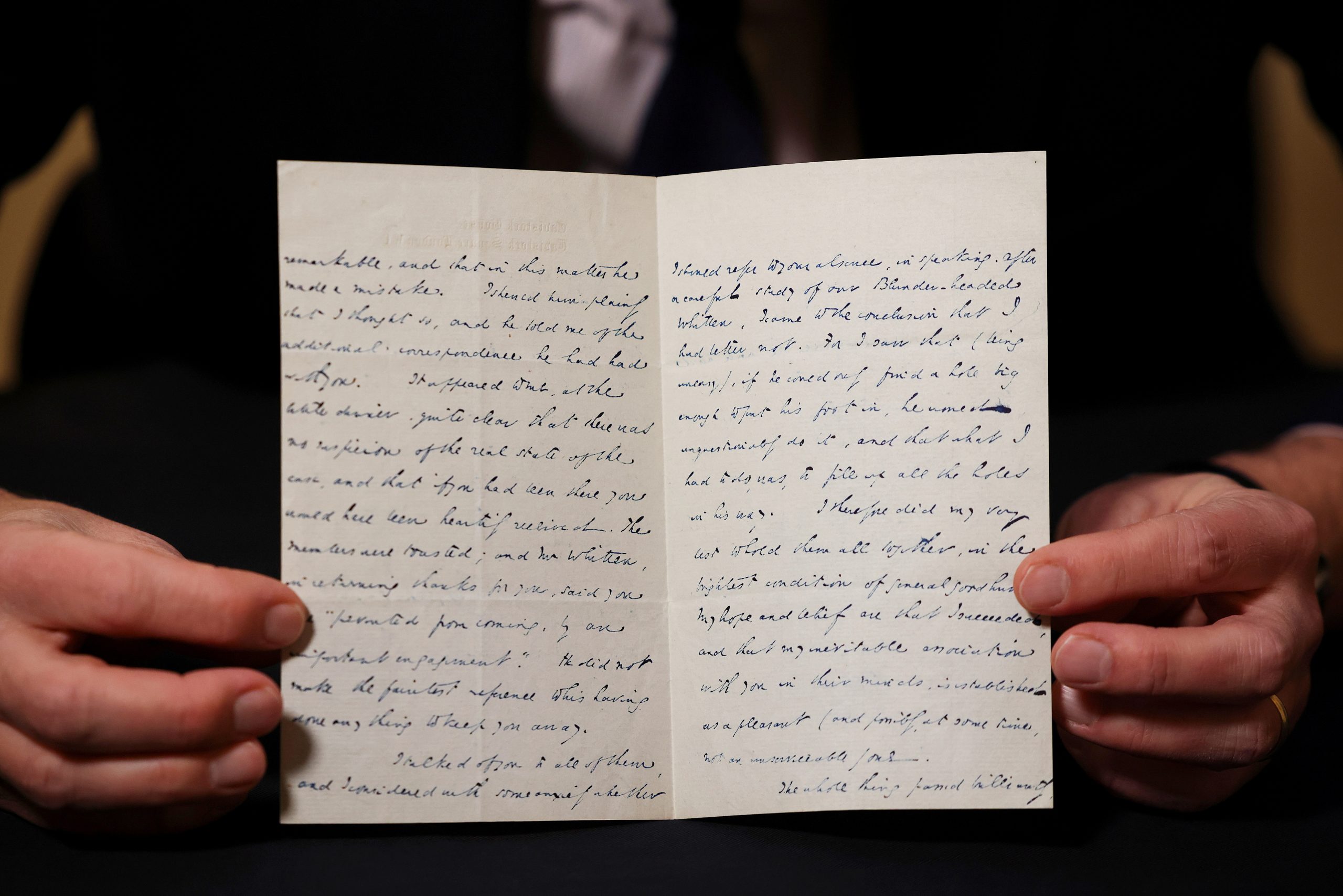 Christmastime letter from Dickens goes to auction