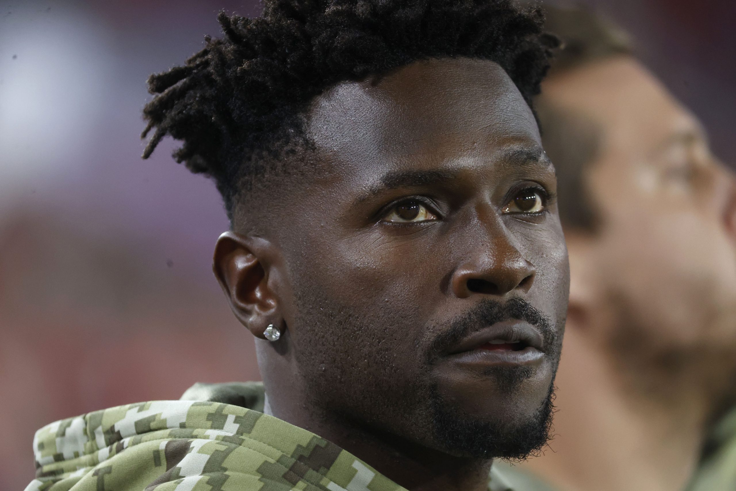 NFL update – Antonio Brown suspended for false vaccination card, TNF recap