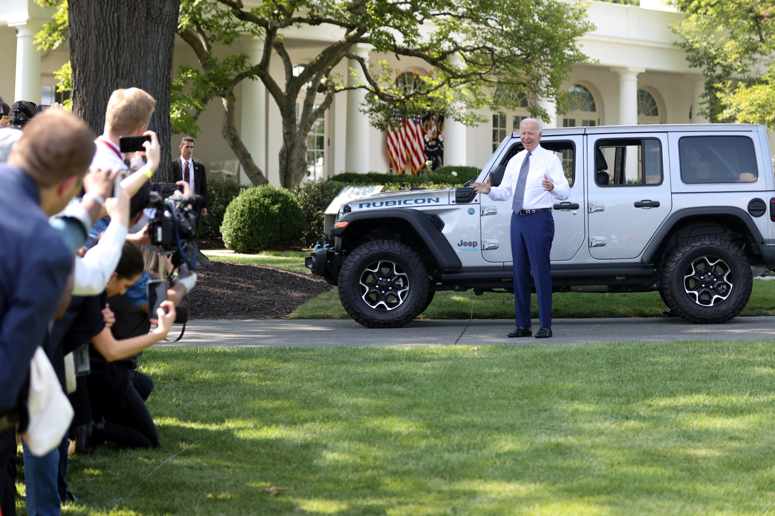 Biden signs executive order to achieve net-zero emissions for the federal government by 2050     