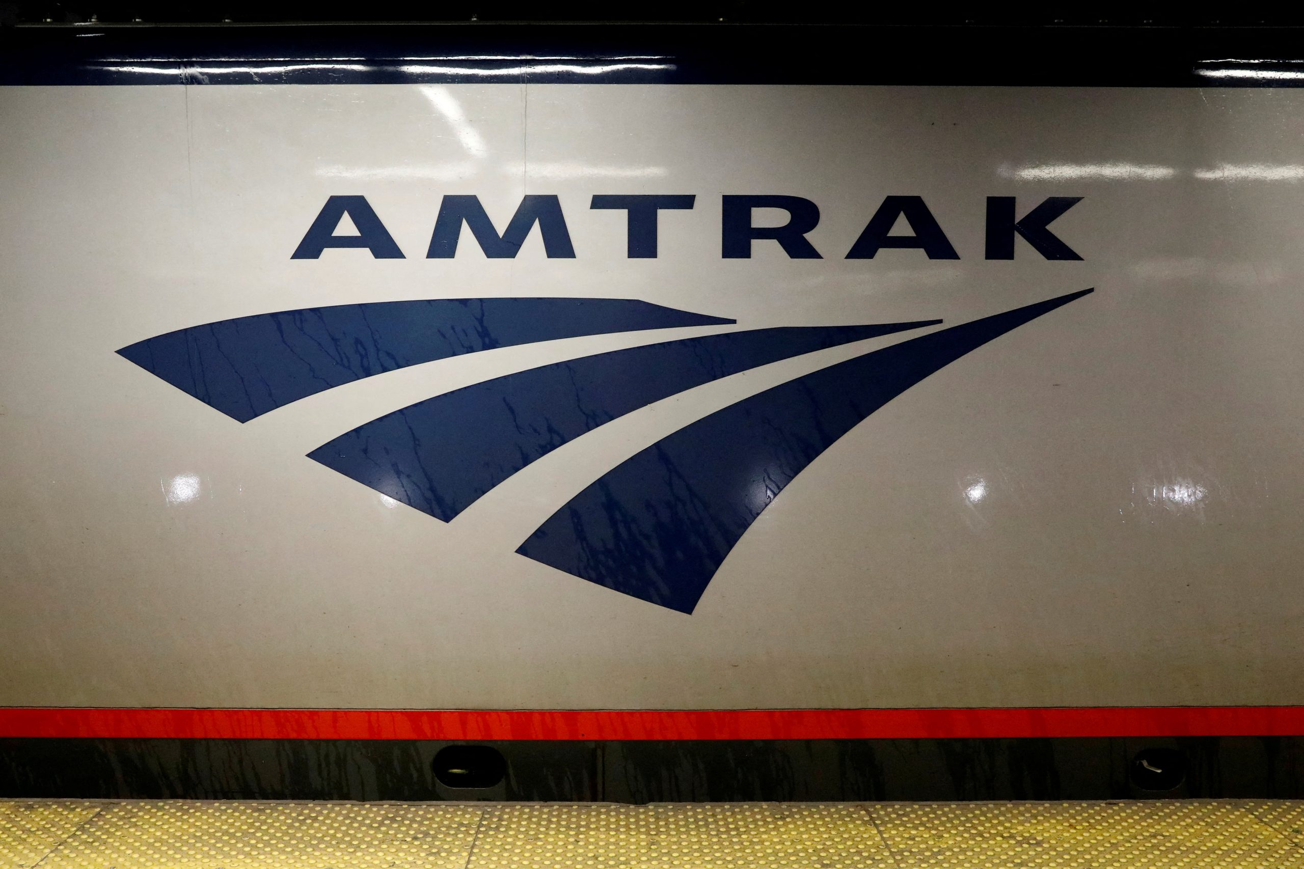 Amtrak train stuck for 40 hours before resuming trip    