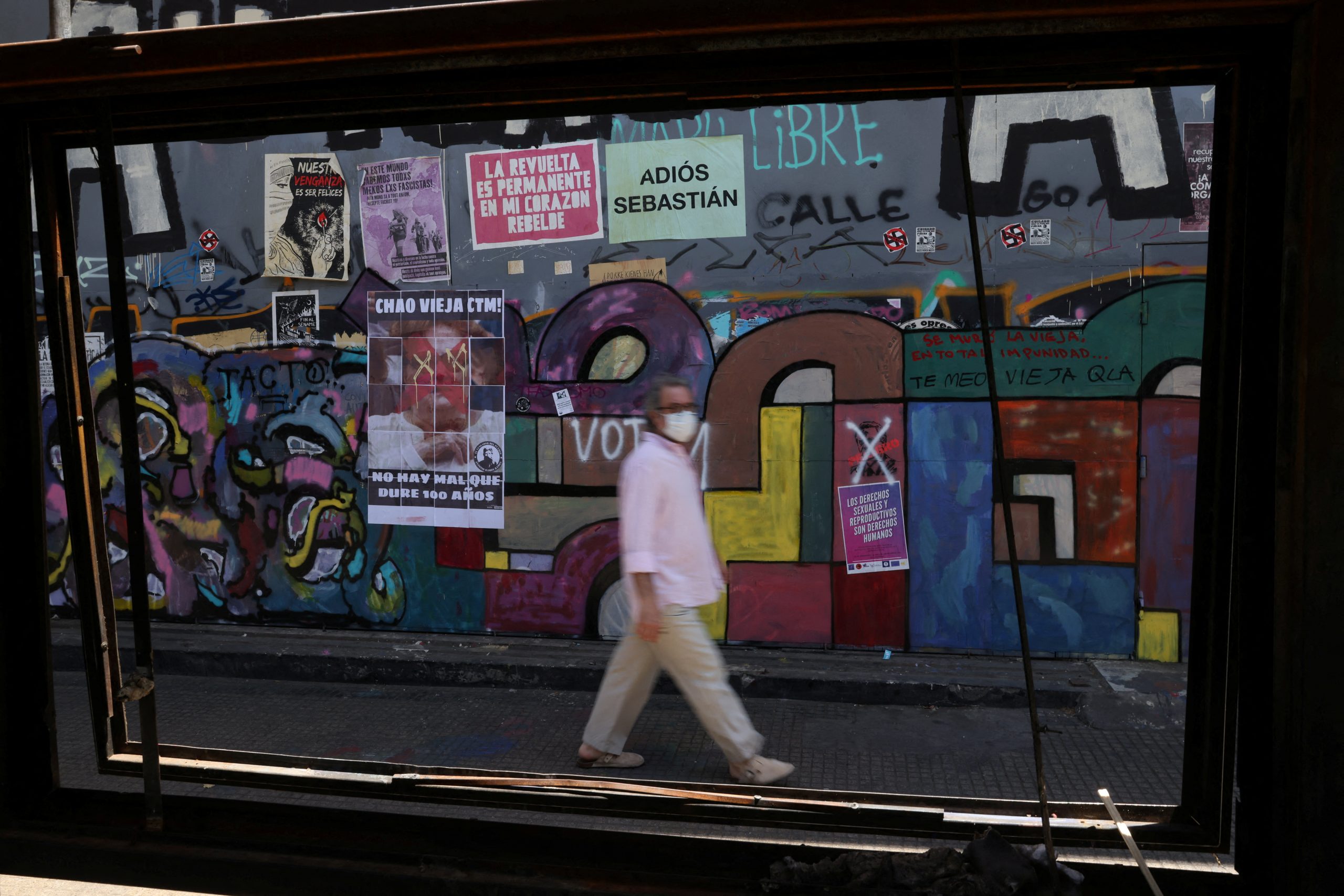 Chile votes in polarized presidential election