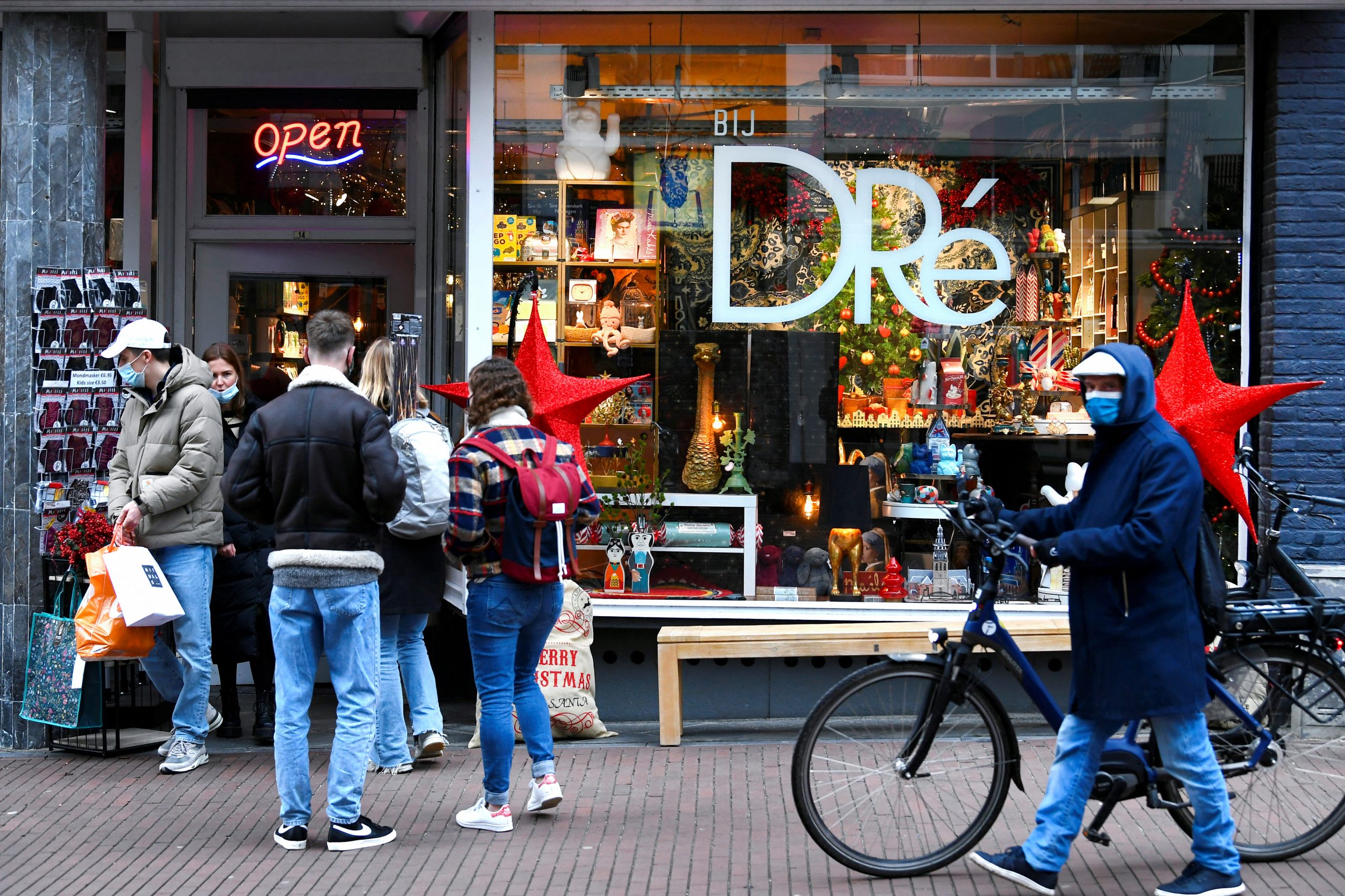 Dutch streets deserted amidst snap Christmas COVID lockdown