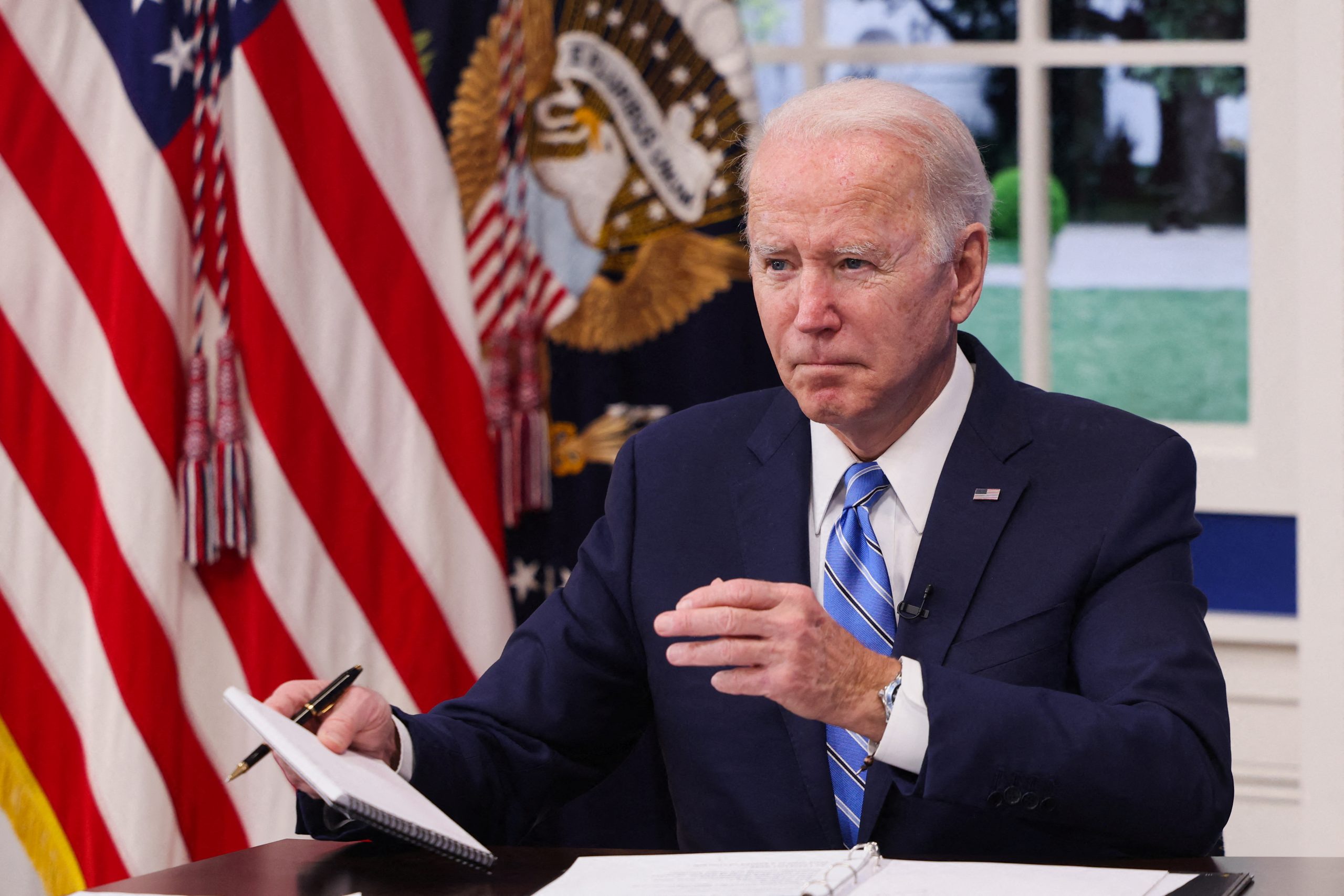 Biden says no federal solution to COVID