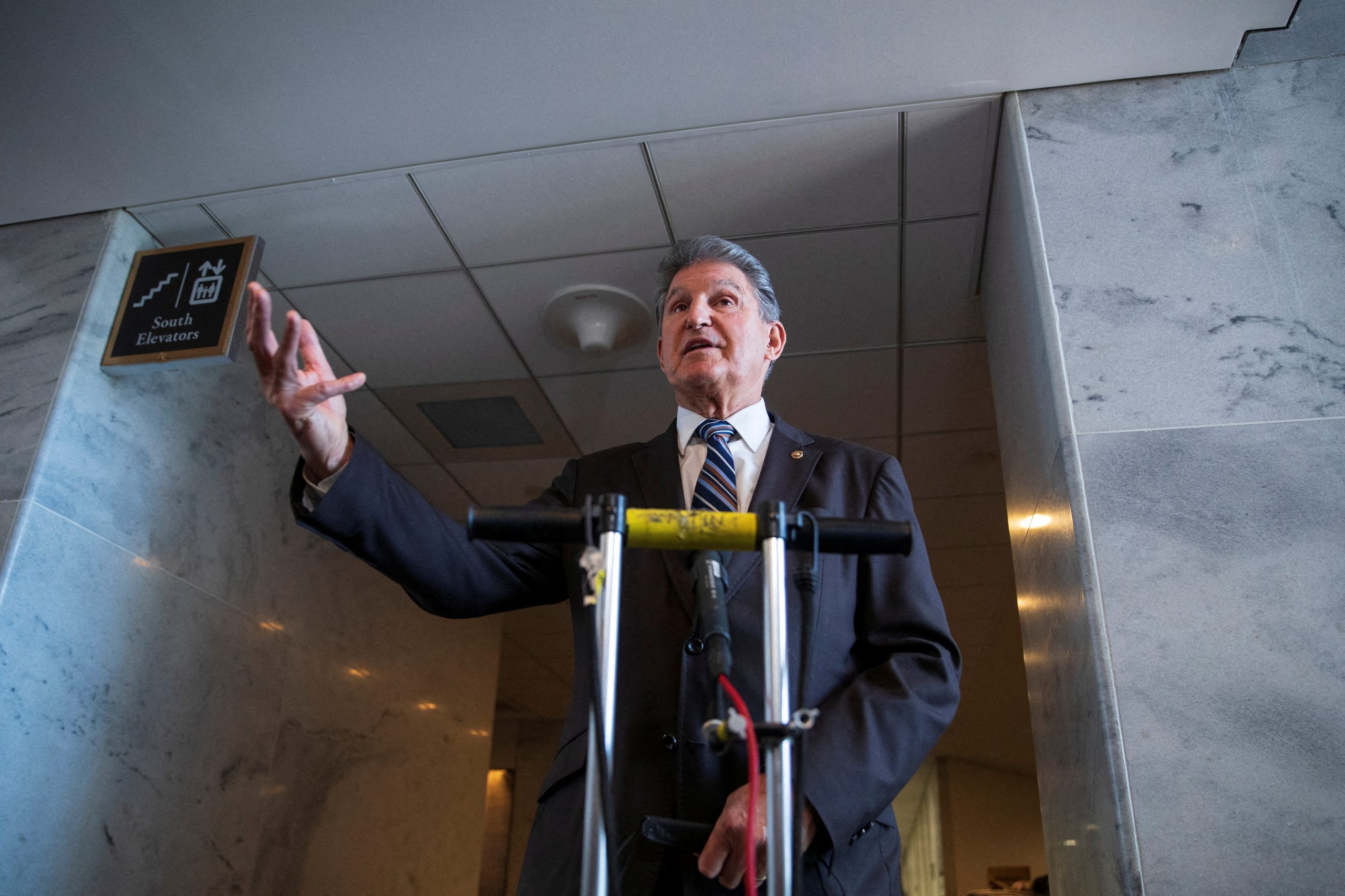 Manchin’s $1.8 trillion spending offer no longer on table