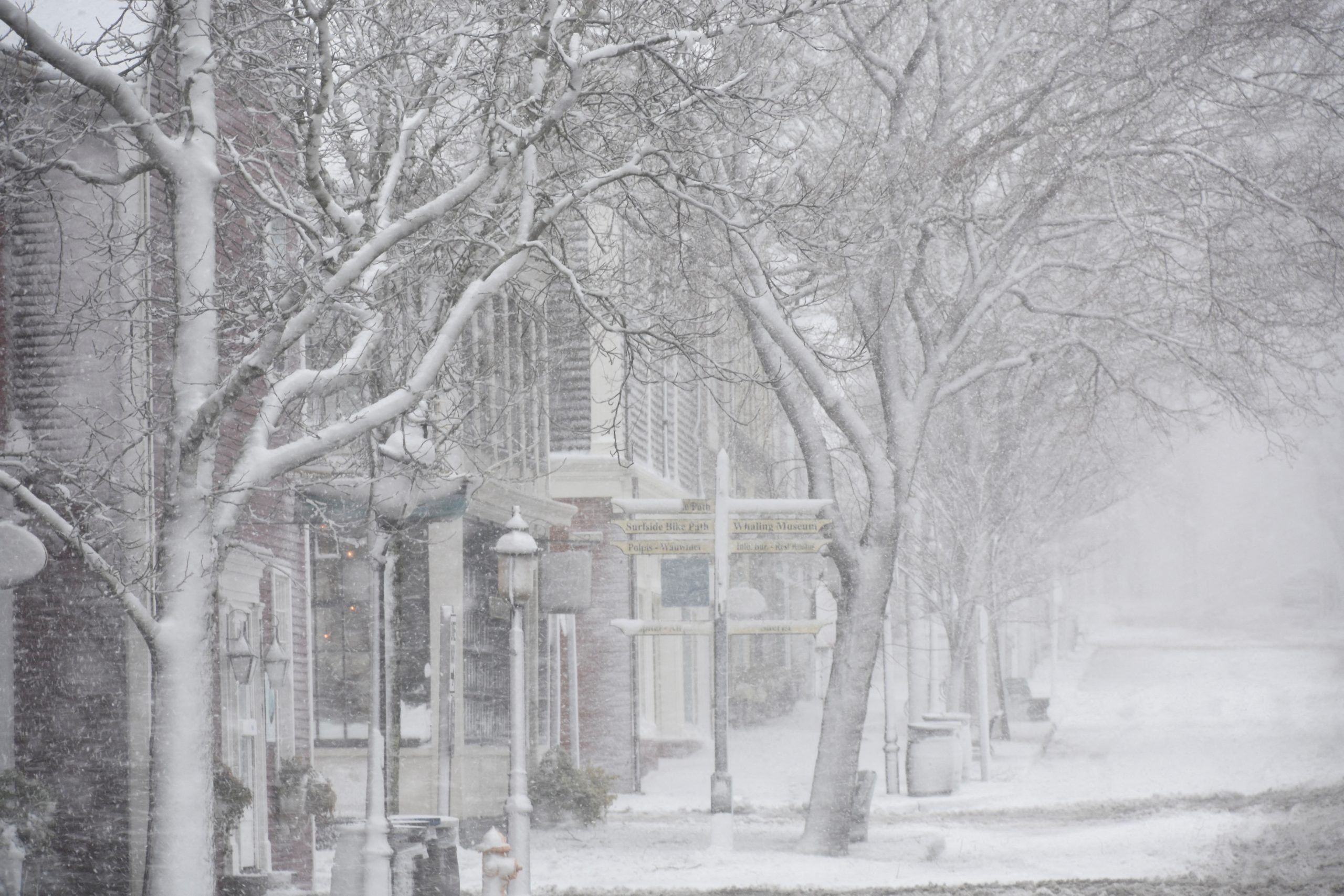 Storm packing heavy ice, snow bears down on large swath of U.S