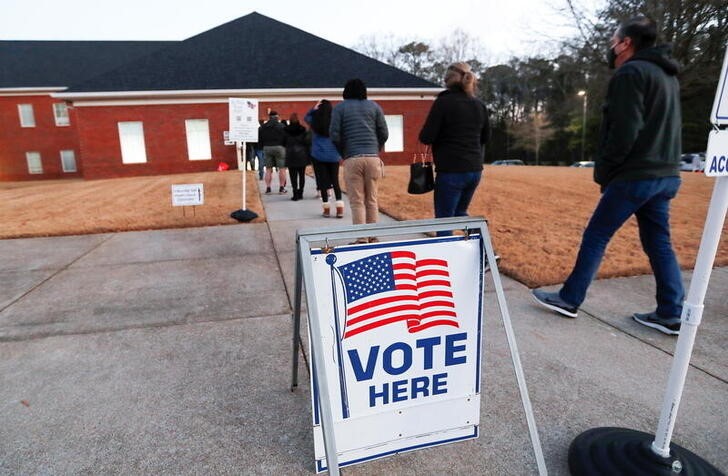 GOP holds double digit lead for midterms