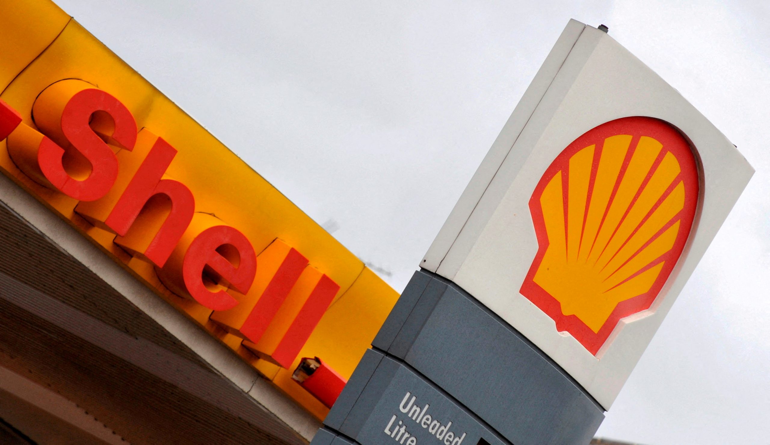 Shell oil under fire for purchasing Russian oil at discount after vowing to cut ties with Moscow