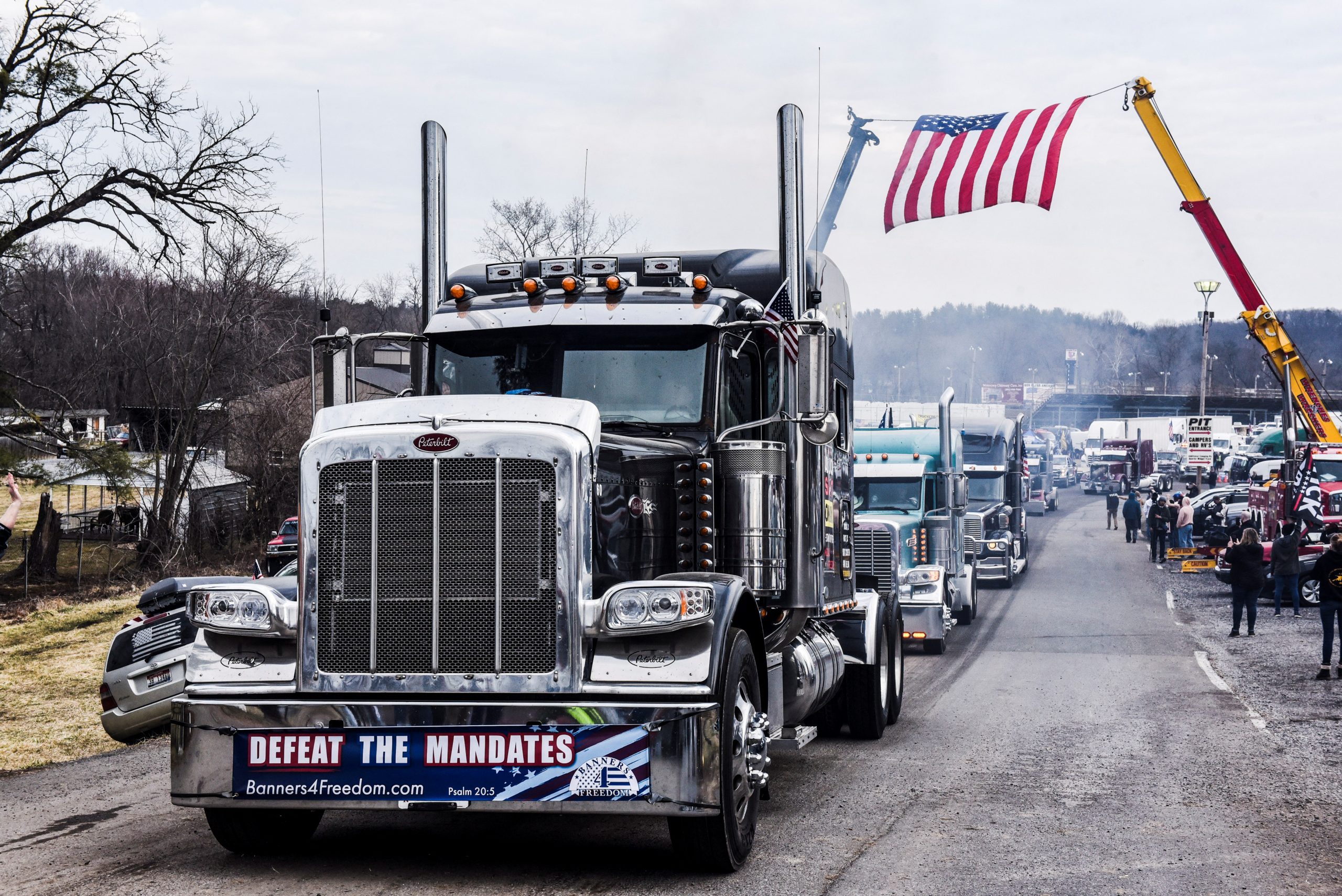 Senators Cruz and Johnson meet with People’s Convoy