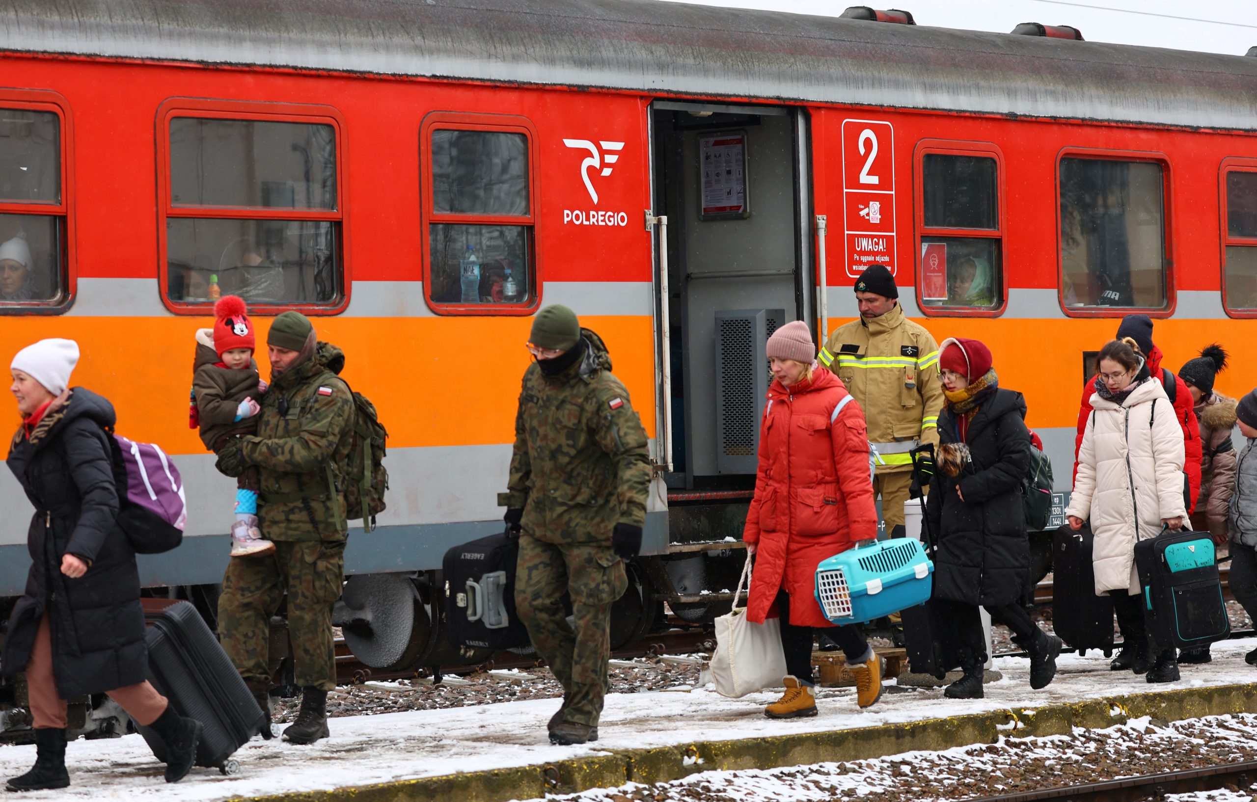 Ukrainian humanitarian crisis escalates as Russia bombs health facilities