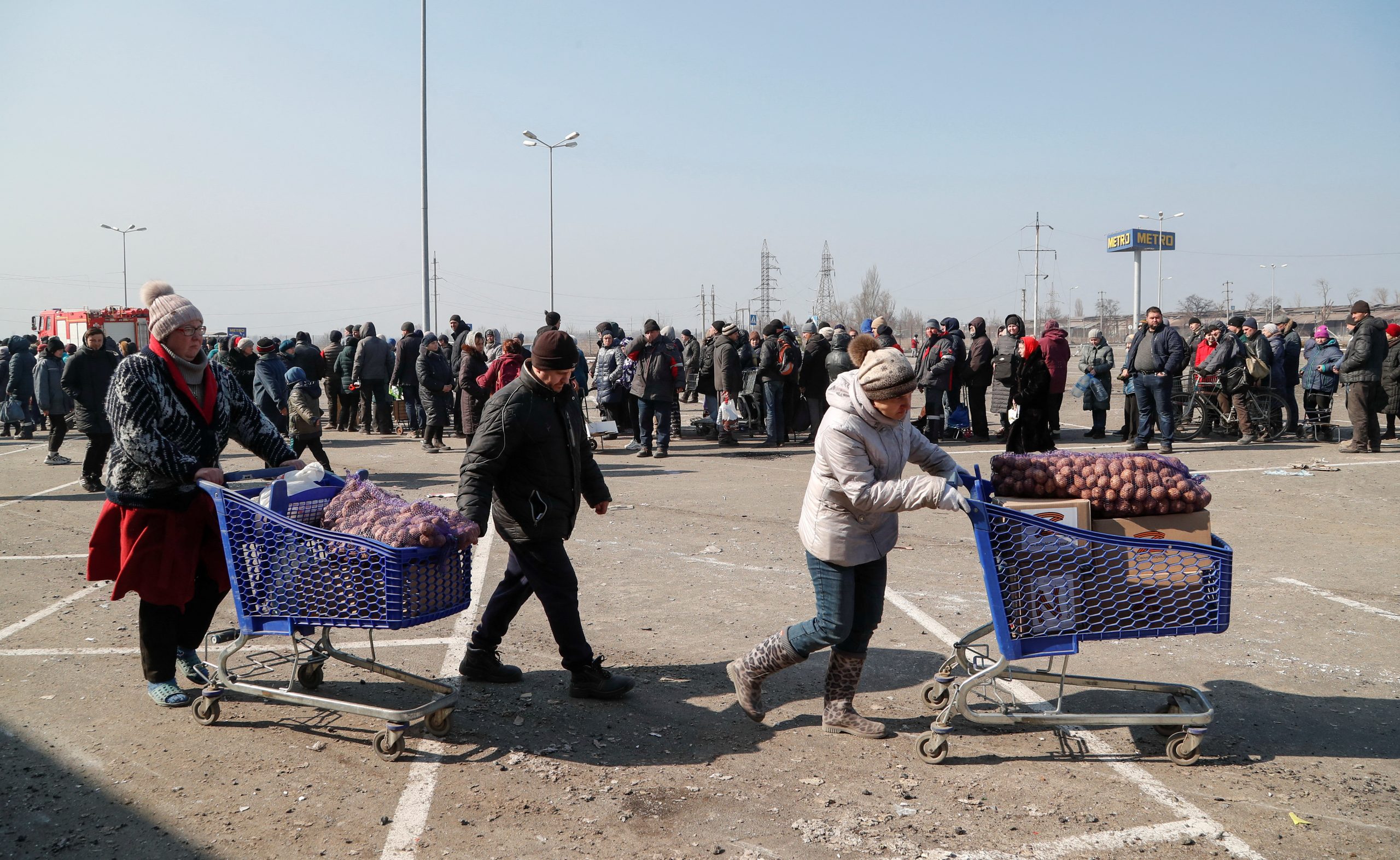 U.S. to welcome up to 100,000 Ukrainians fleeing war amid broader aid effort