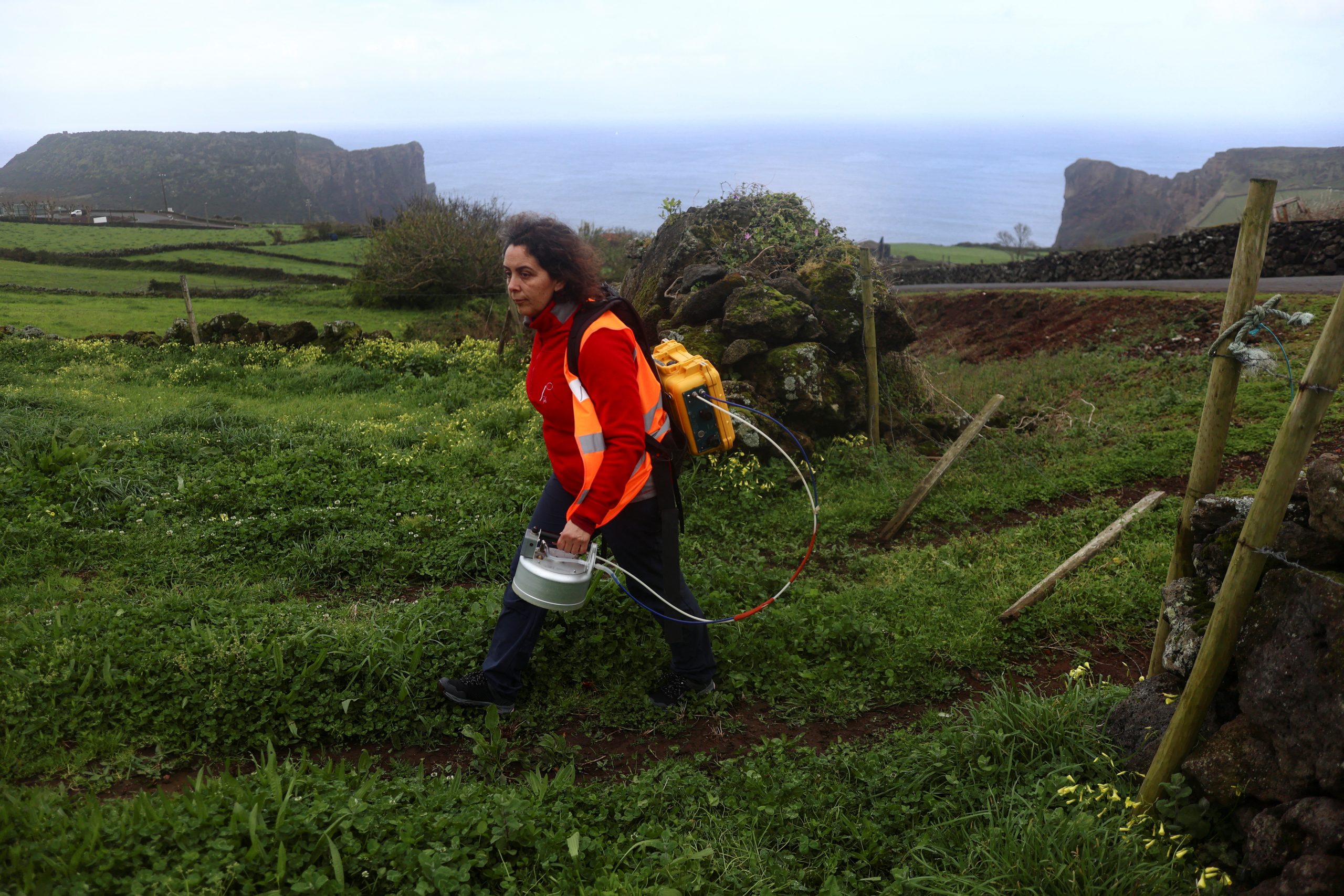 Volcanologists search for answers as Azorean island keeps shaking