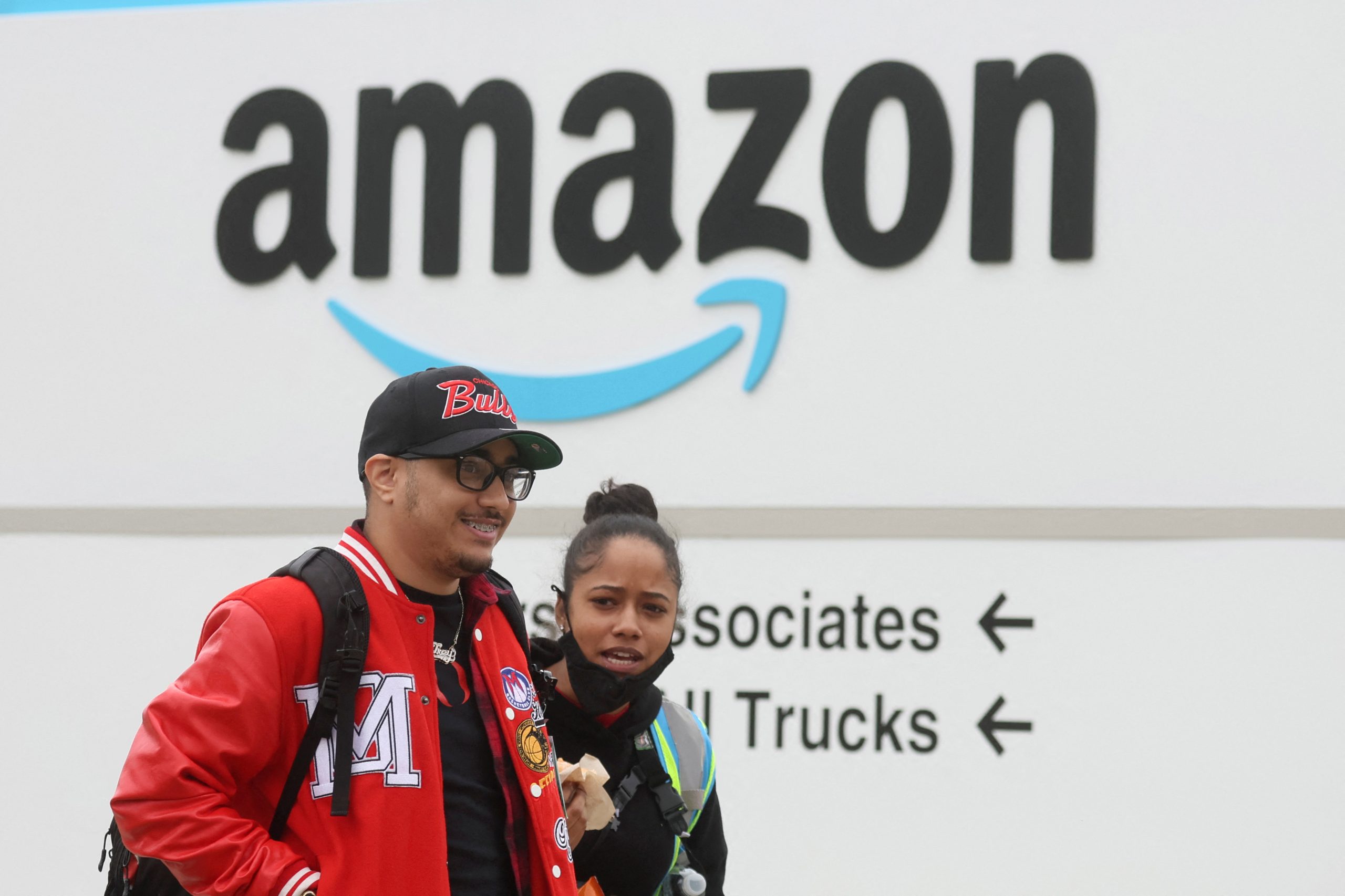 Amazon workers vote against unionizing second warehouse in defeat for organized labor