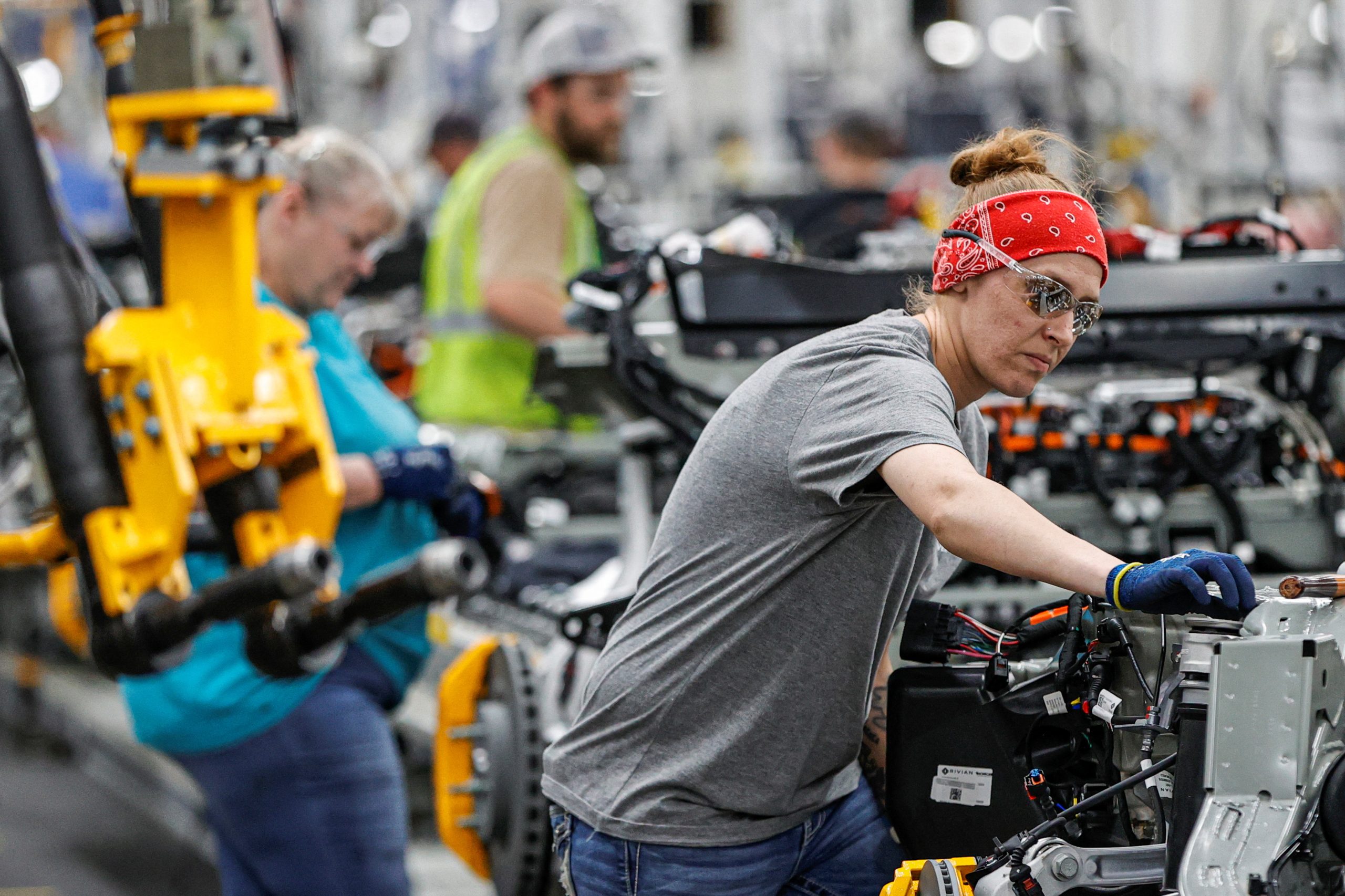 U.S. manufacturing activity slowest in more than 1-1/2 years as workers quit