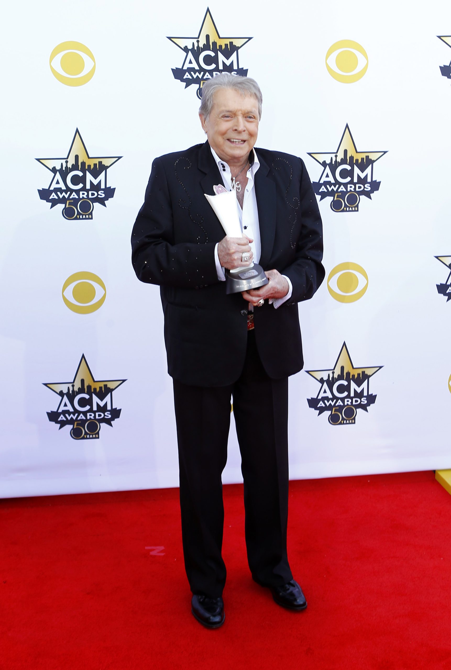 Country legend Mickey Gilley dies at 86