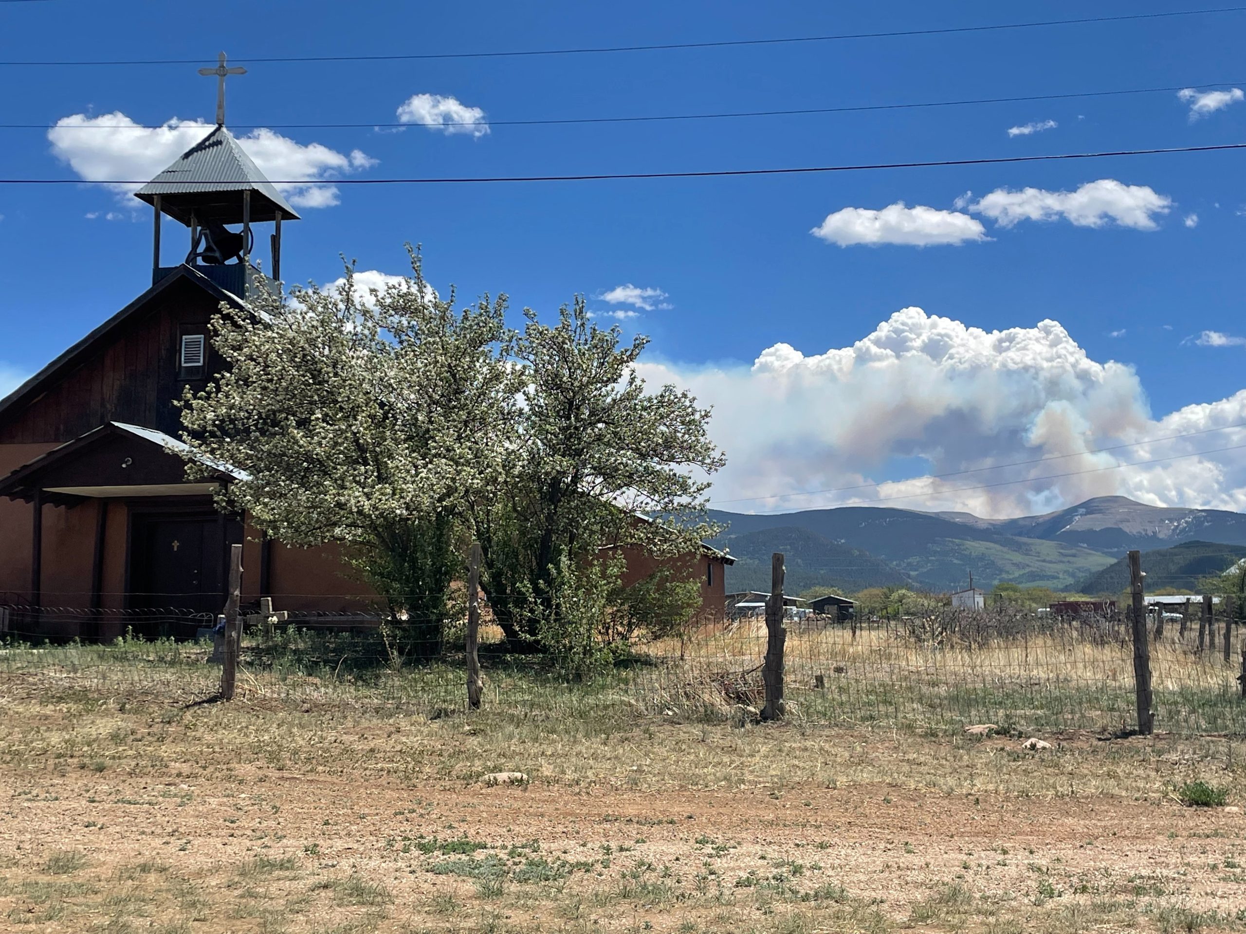 U.S. stops controlled burns nationwide after New Mexico disaster