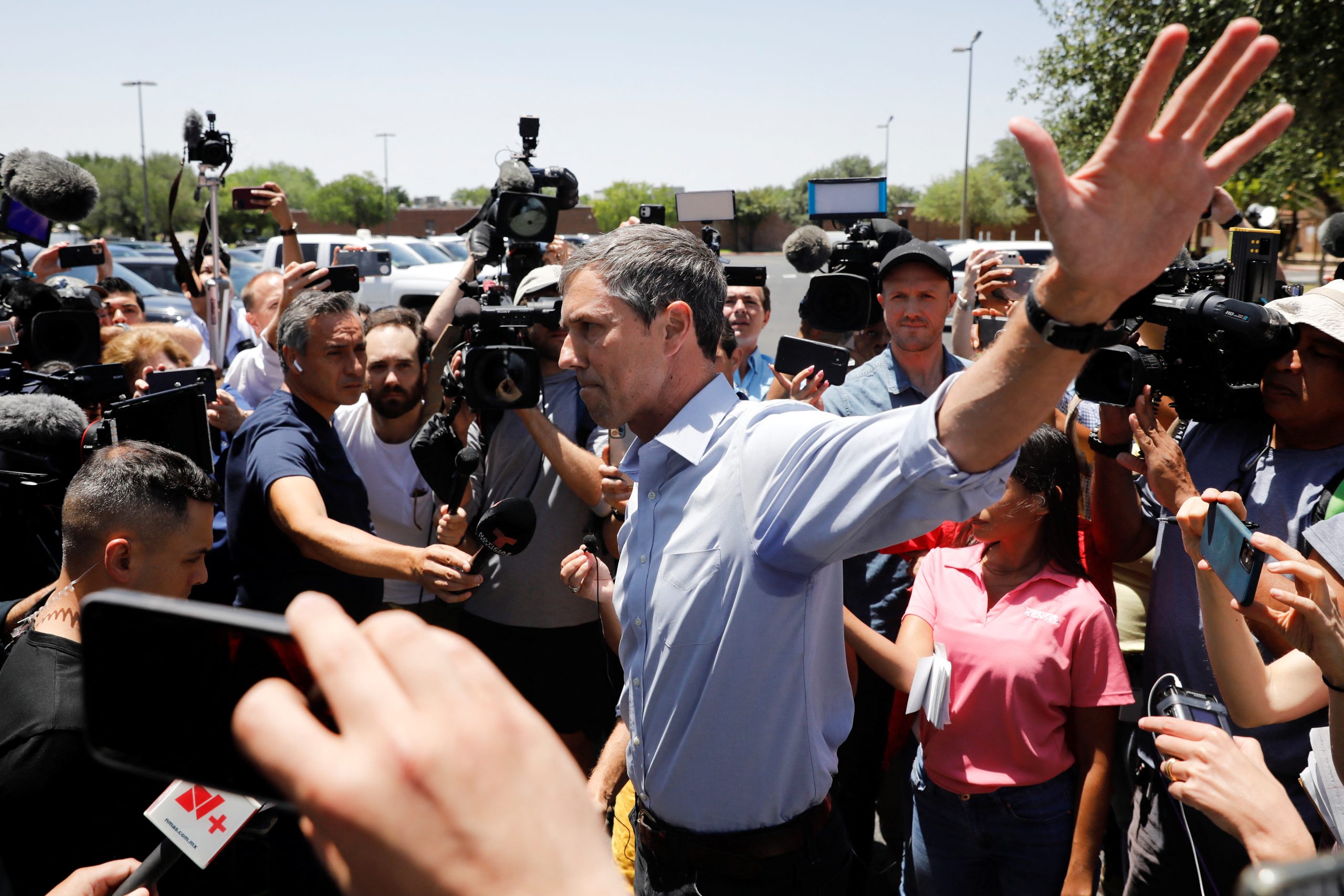 Even after Uvalde stunt, O’Rourke remains longshot