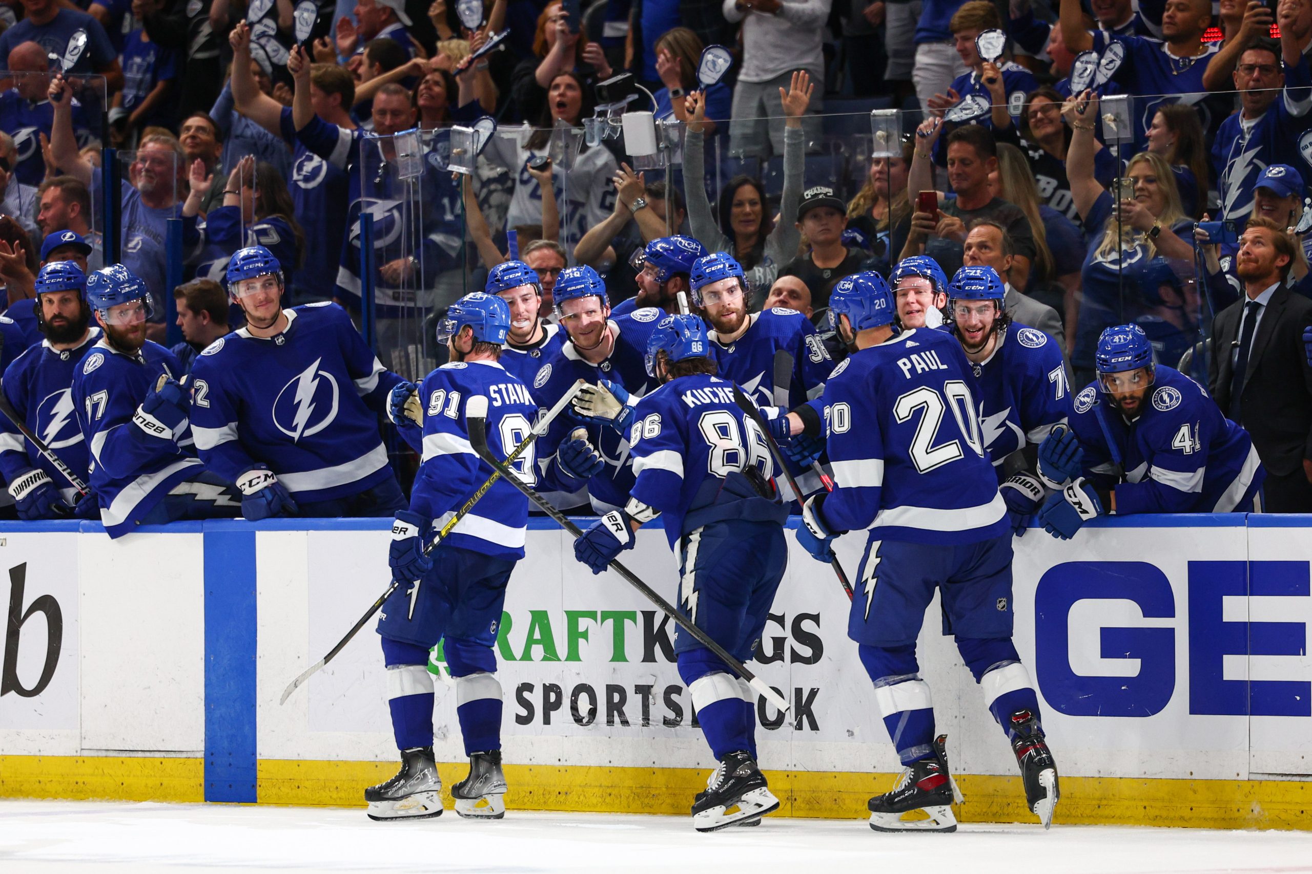 Tampa Bay Lightning even up series in pursuit of three-peat