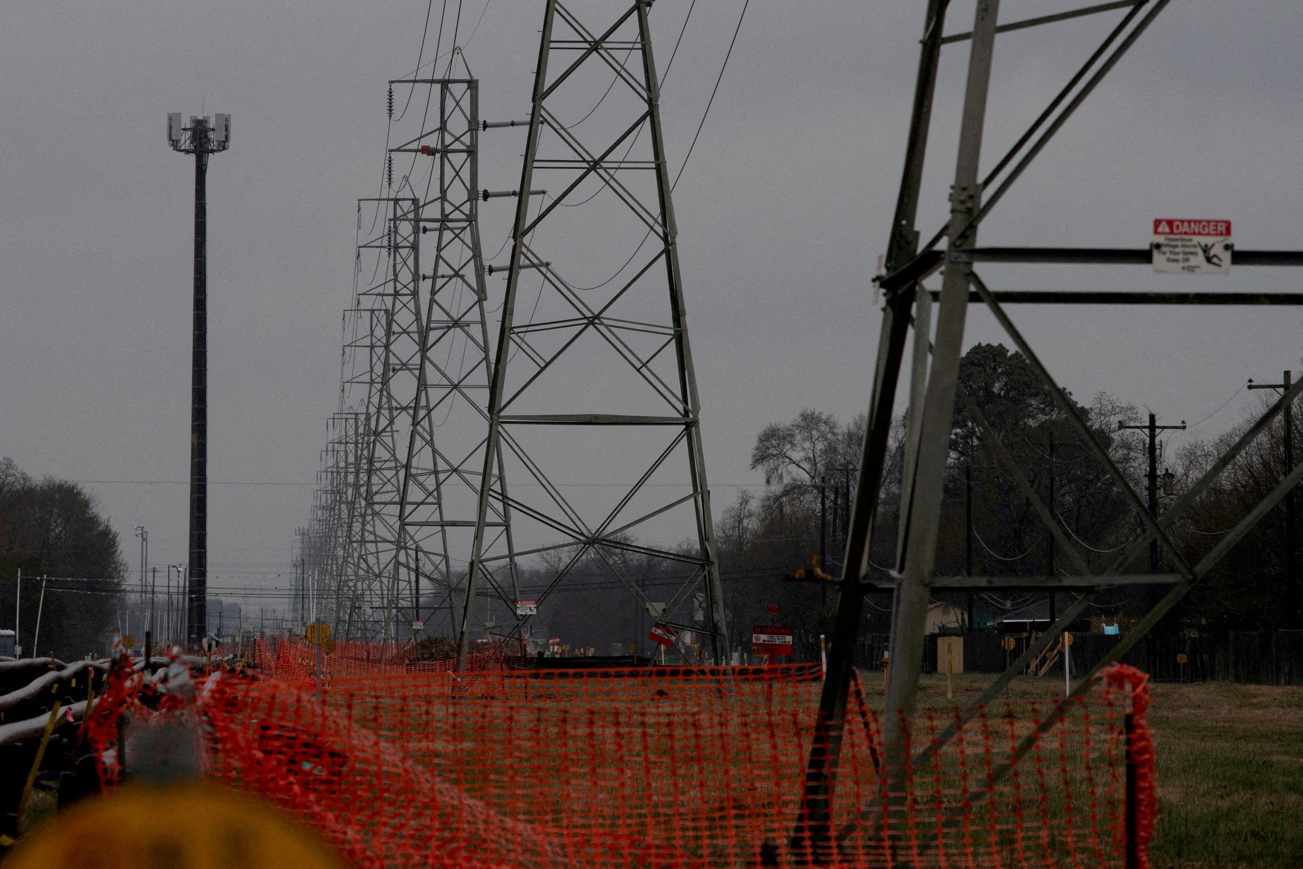 Texas power use seen breaking records in heatwave through next week