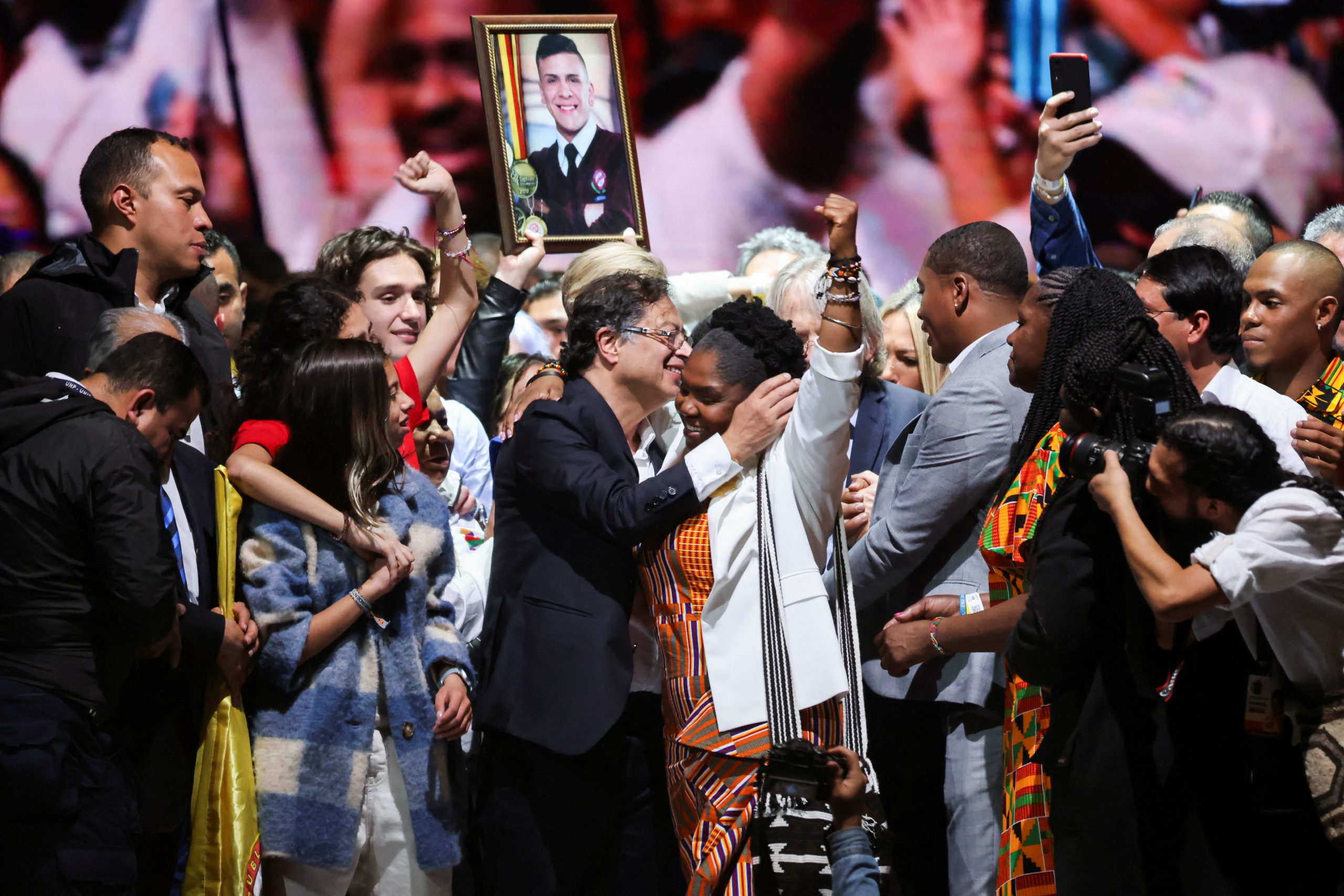 Colombia elects former guerilla as new president