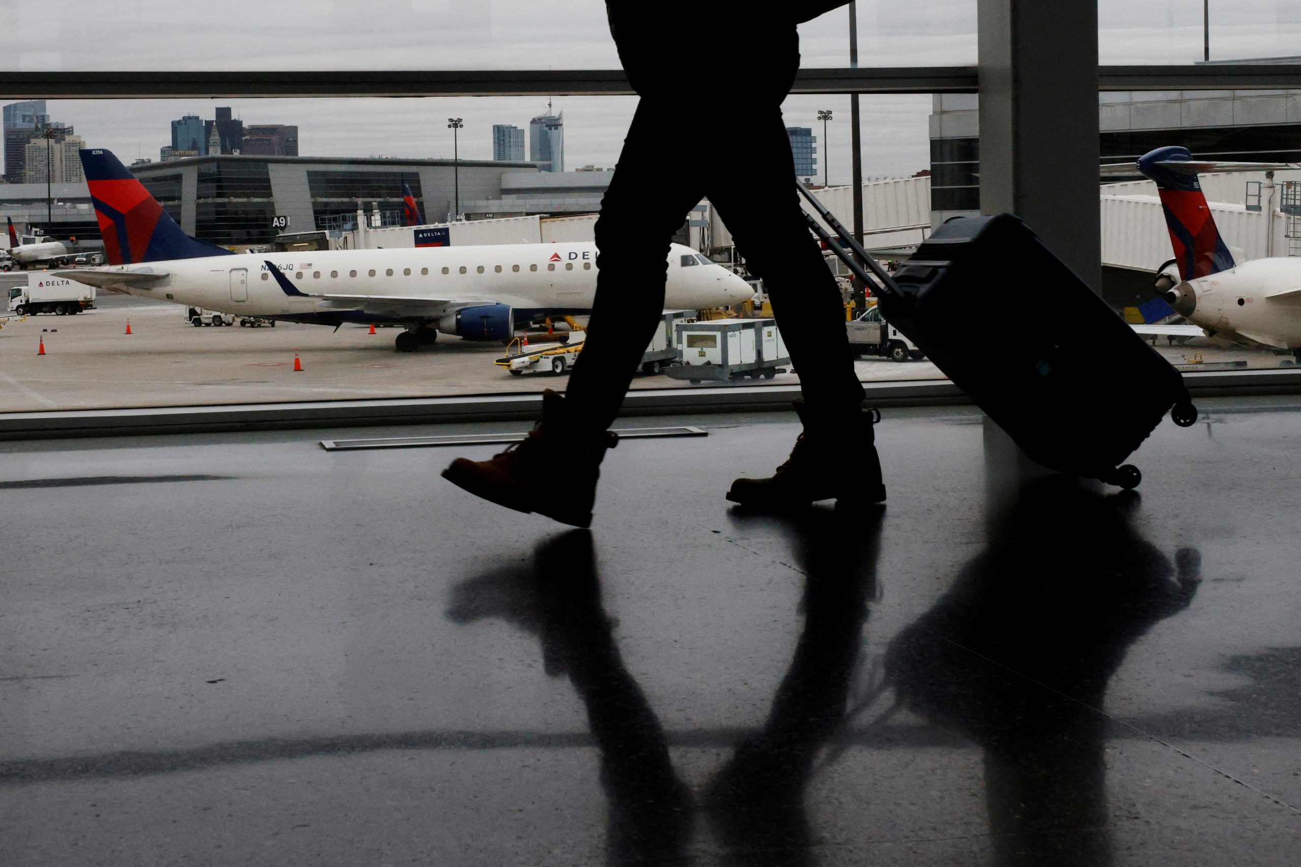 Airlines scramble to keep pace with travel demands ahead of July 4 holiday