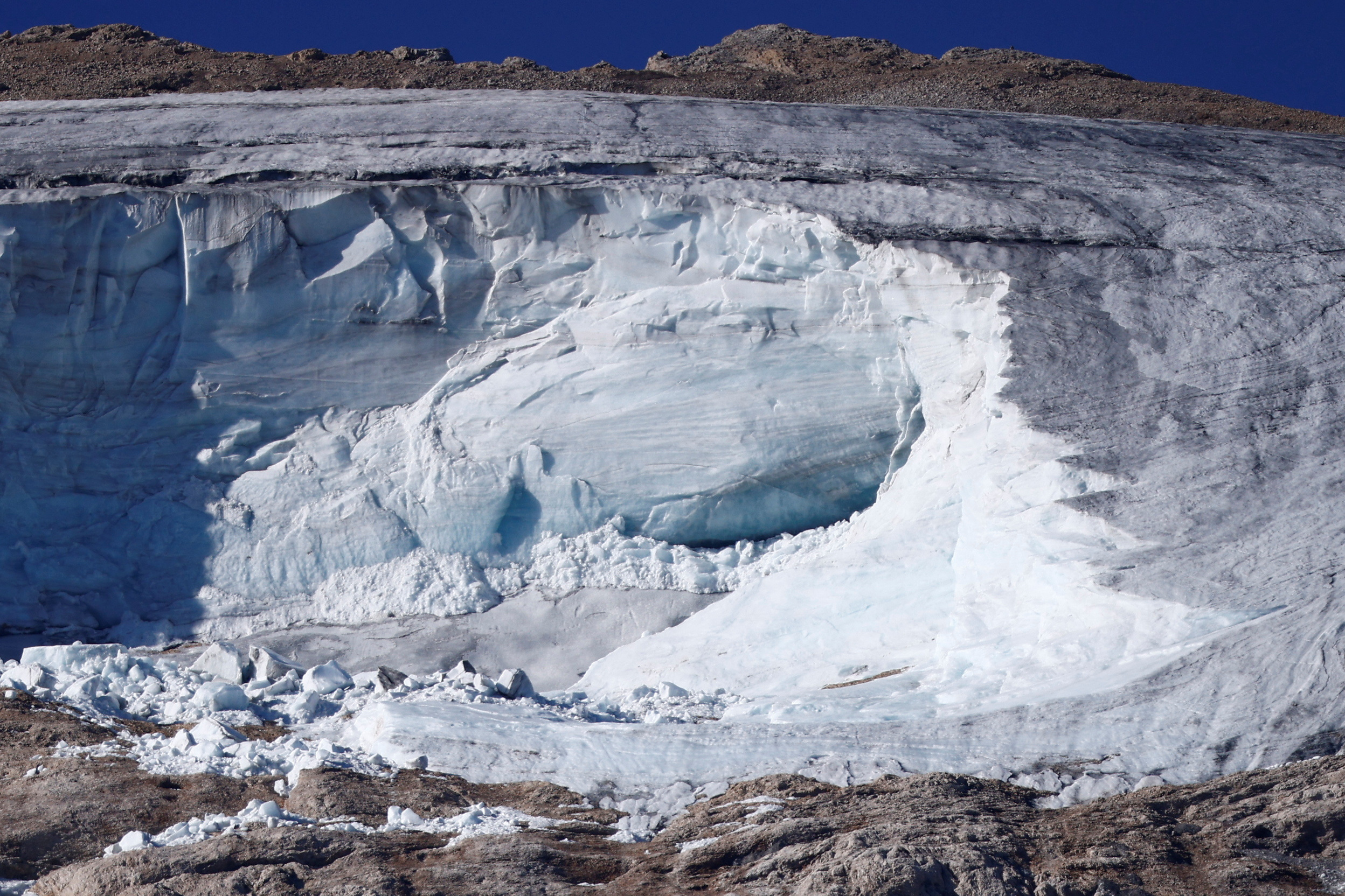 Hopes fading for missing climbers after Italian glacier collapse