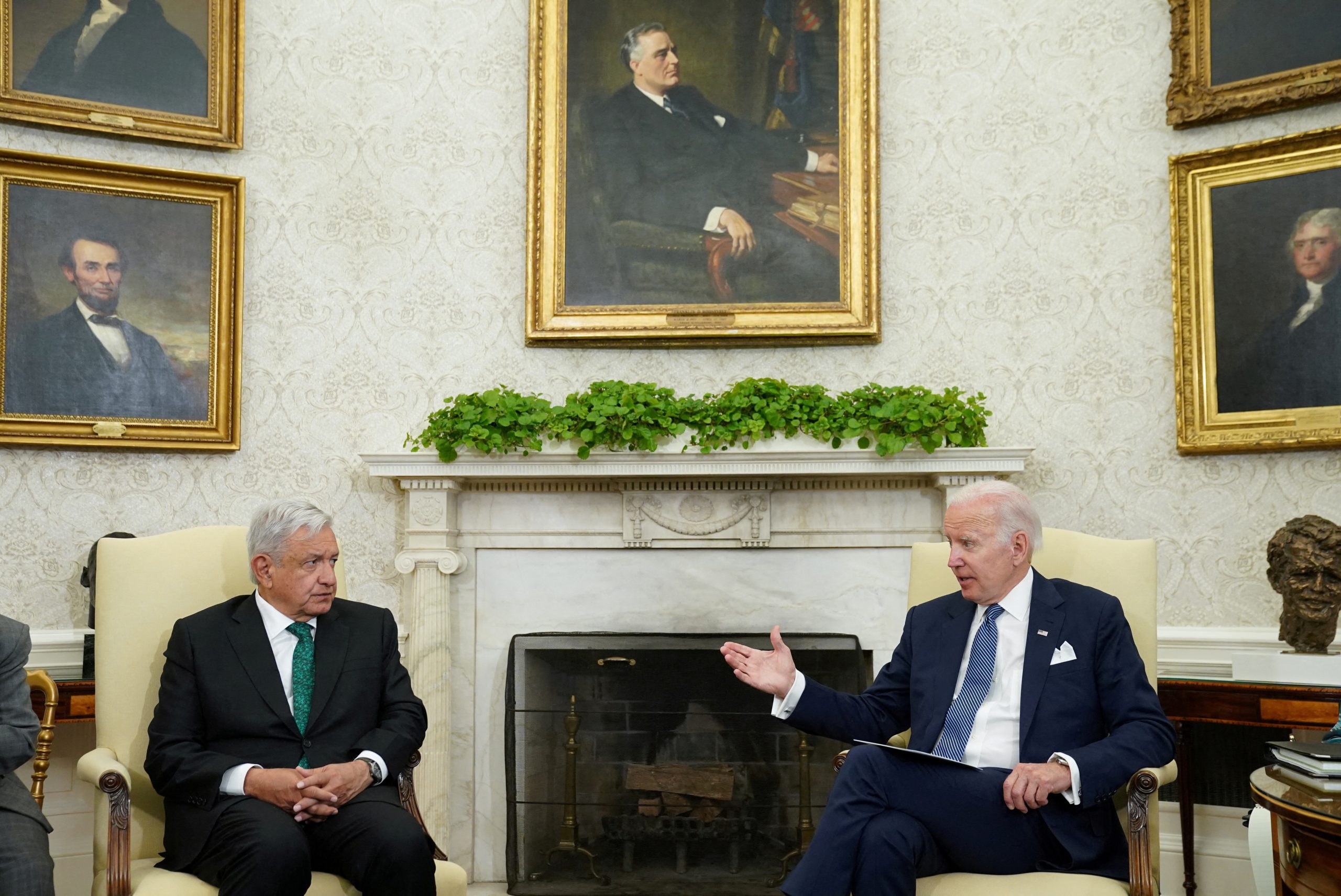 Mexican president meets with Biden, pledges $1.5 billion for border