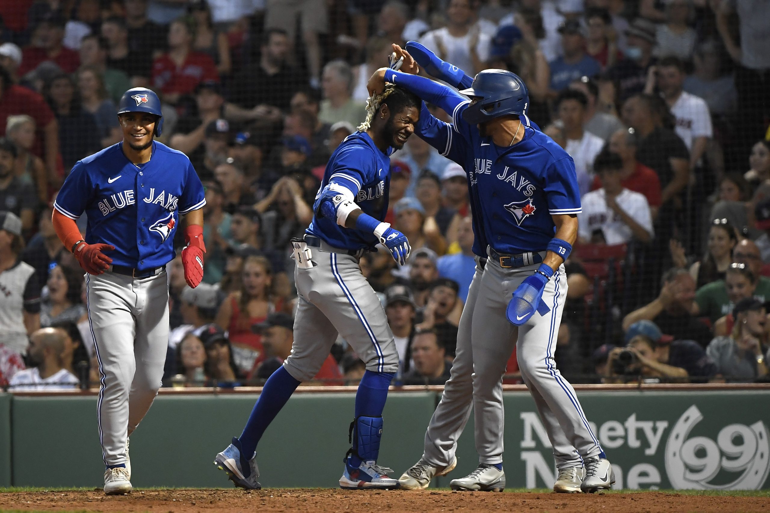 MLB roundup: Blue Jays set team record with 28 runs, rout Red Sox