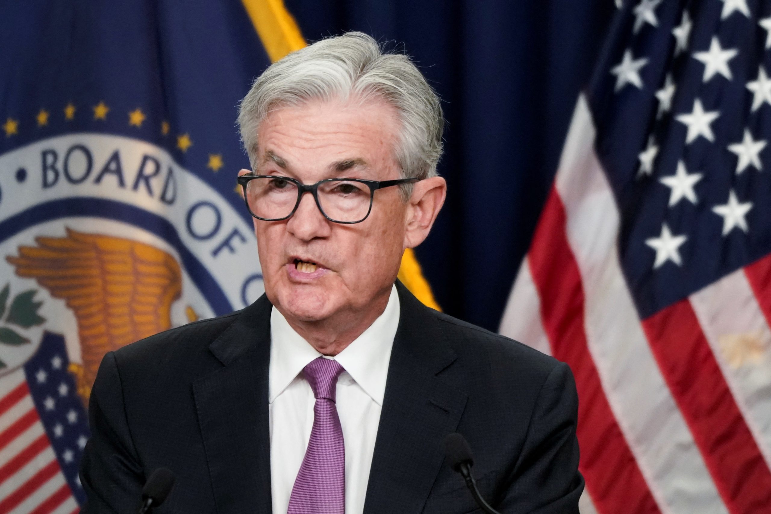 Fed unveils 75-basis-point rate hike, flags weakening economic data