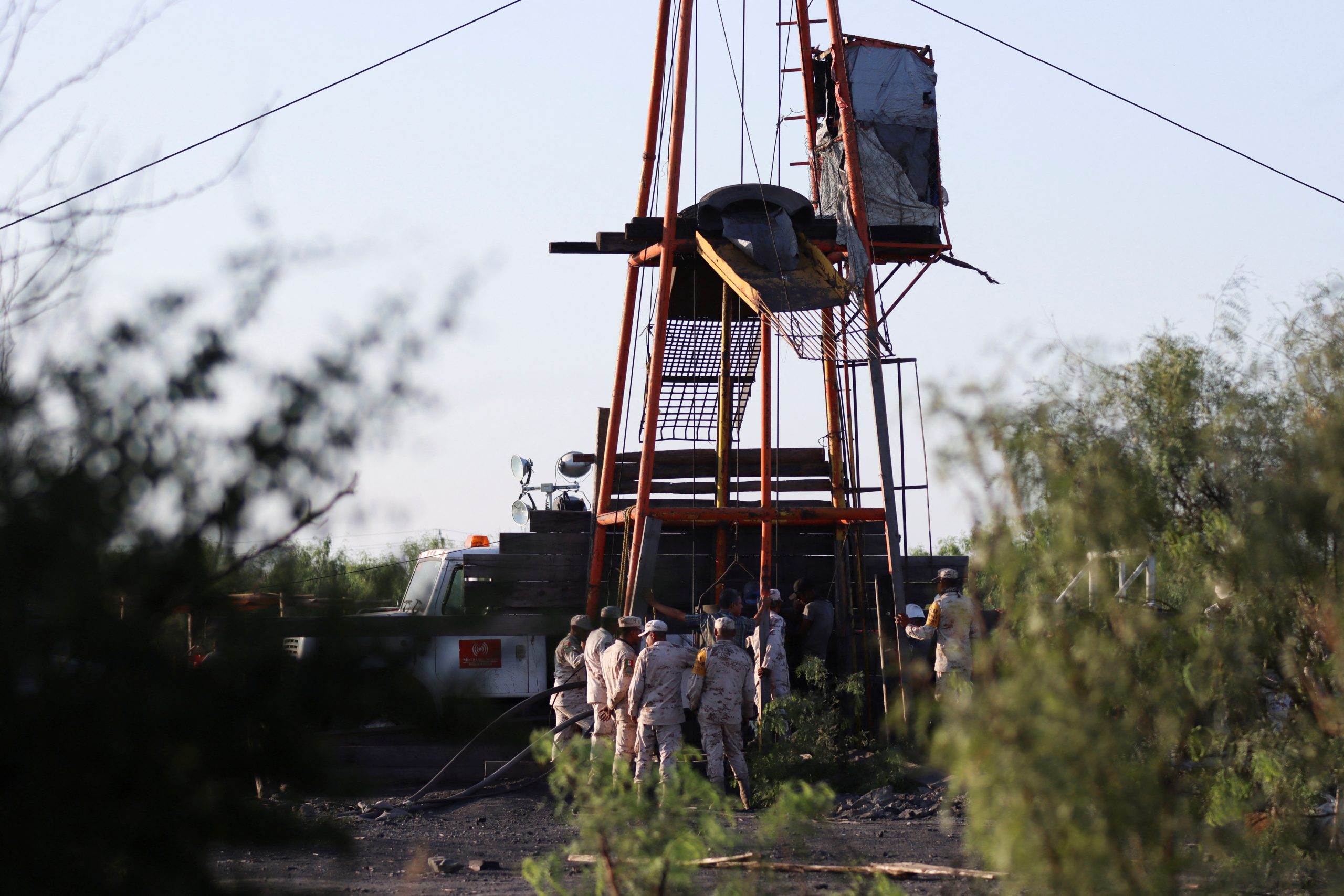 Mexican president promises non-stop effort to save 10 trapped miners