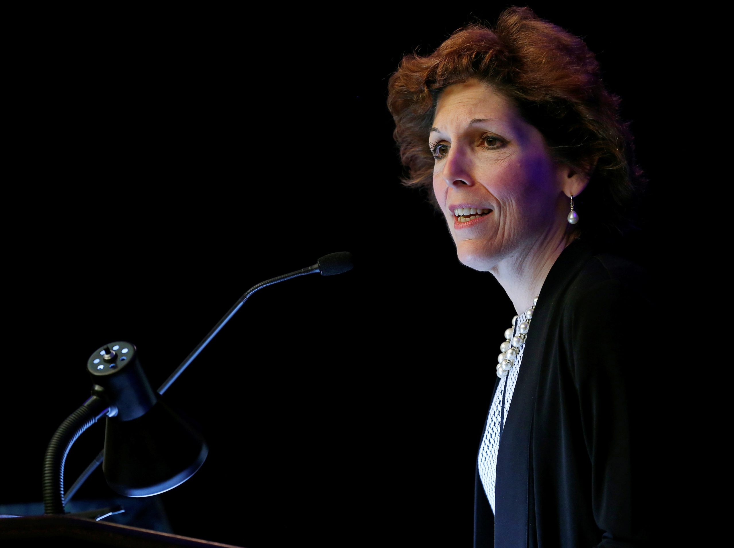 Fed’s Mester says she wants to get policy rate a little above 4%