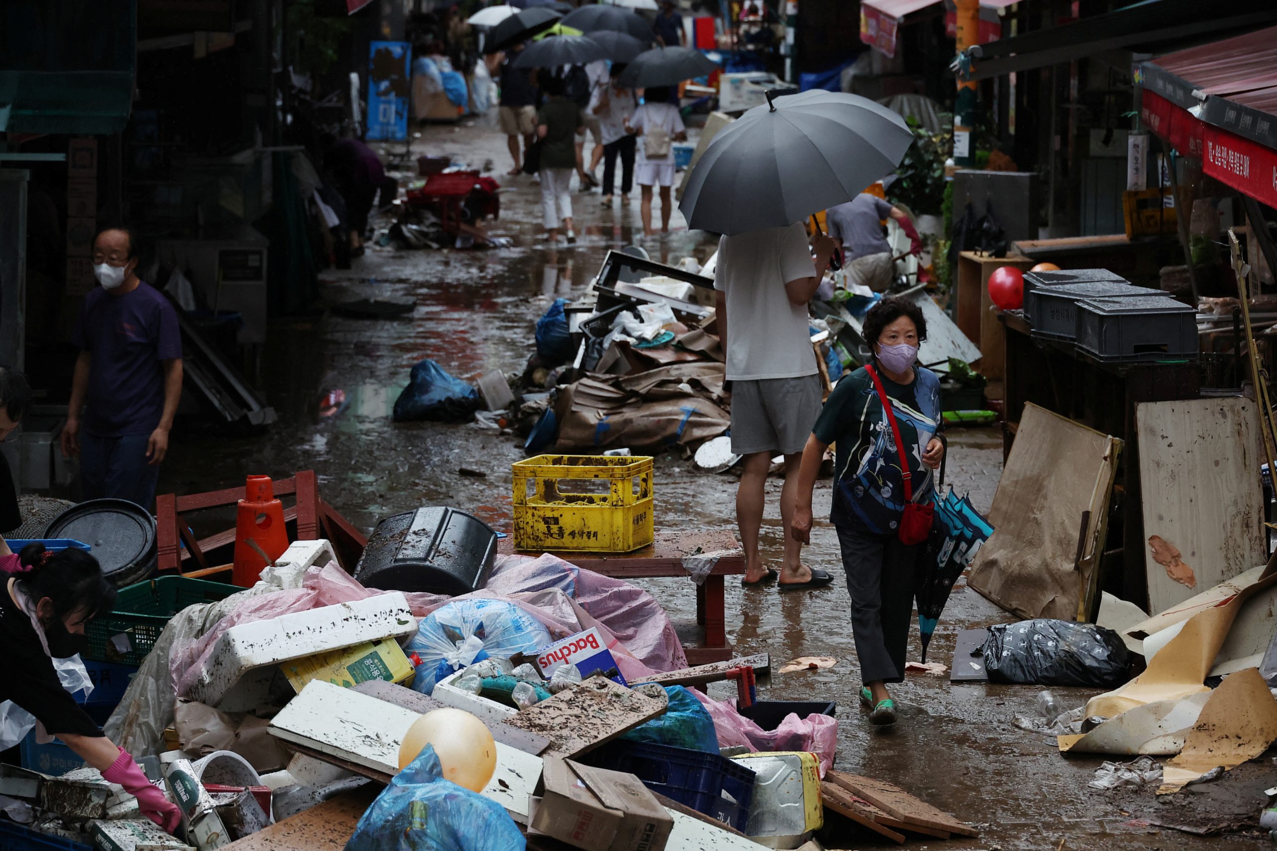 Record rain leaves at least 8 dead in South Korean capital