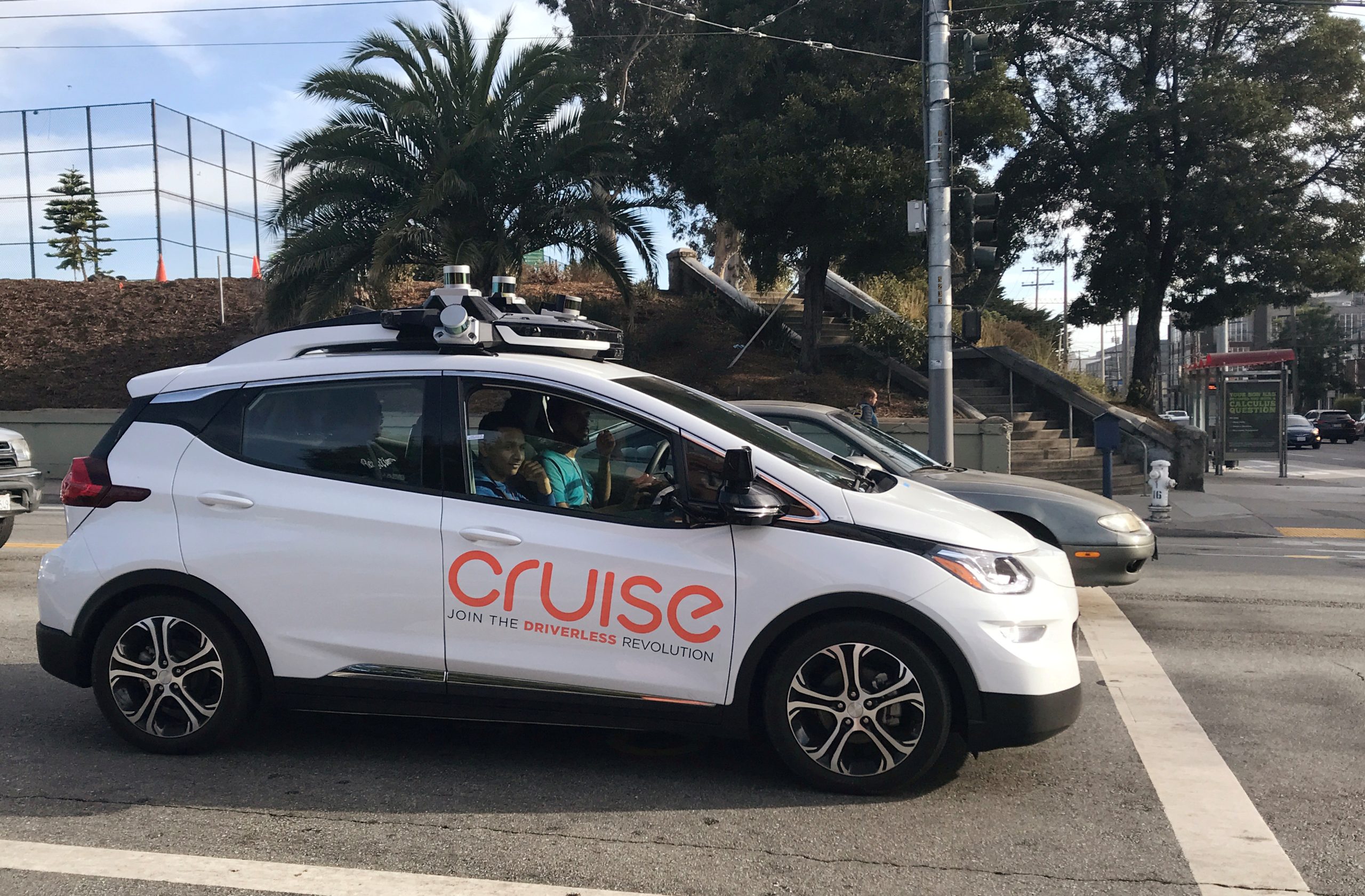 GM’s Cruise unit recalls and revises self-driving software after crash