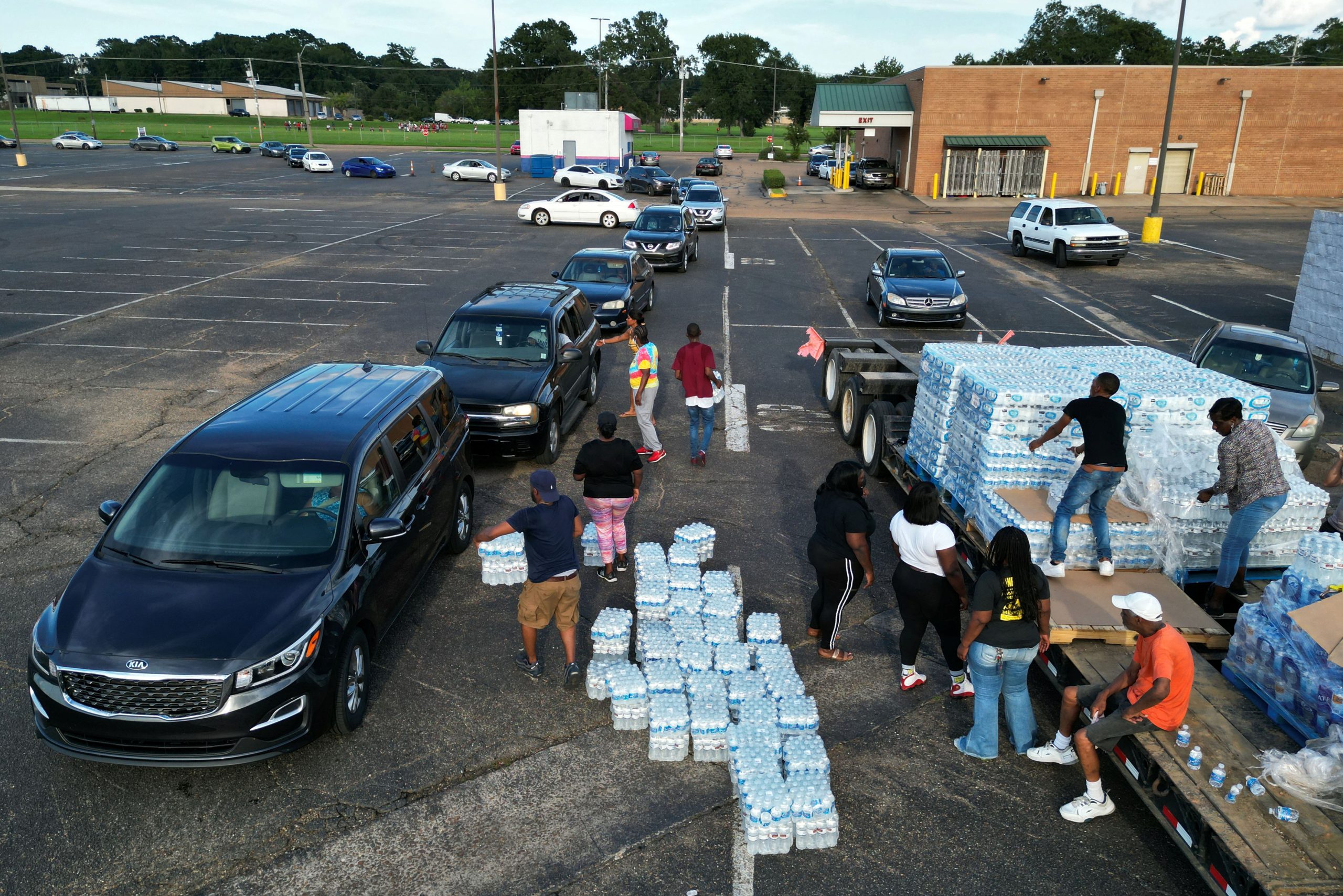 Water problems: Miss. governor, Jackson mayor hold first joint press conference