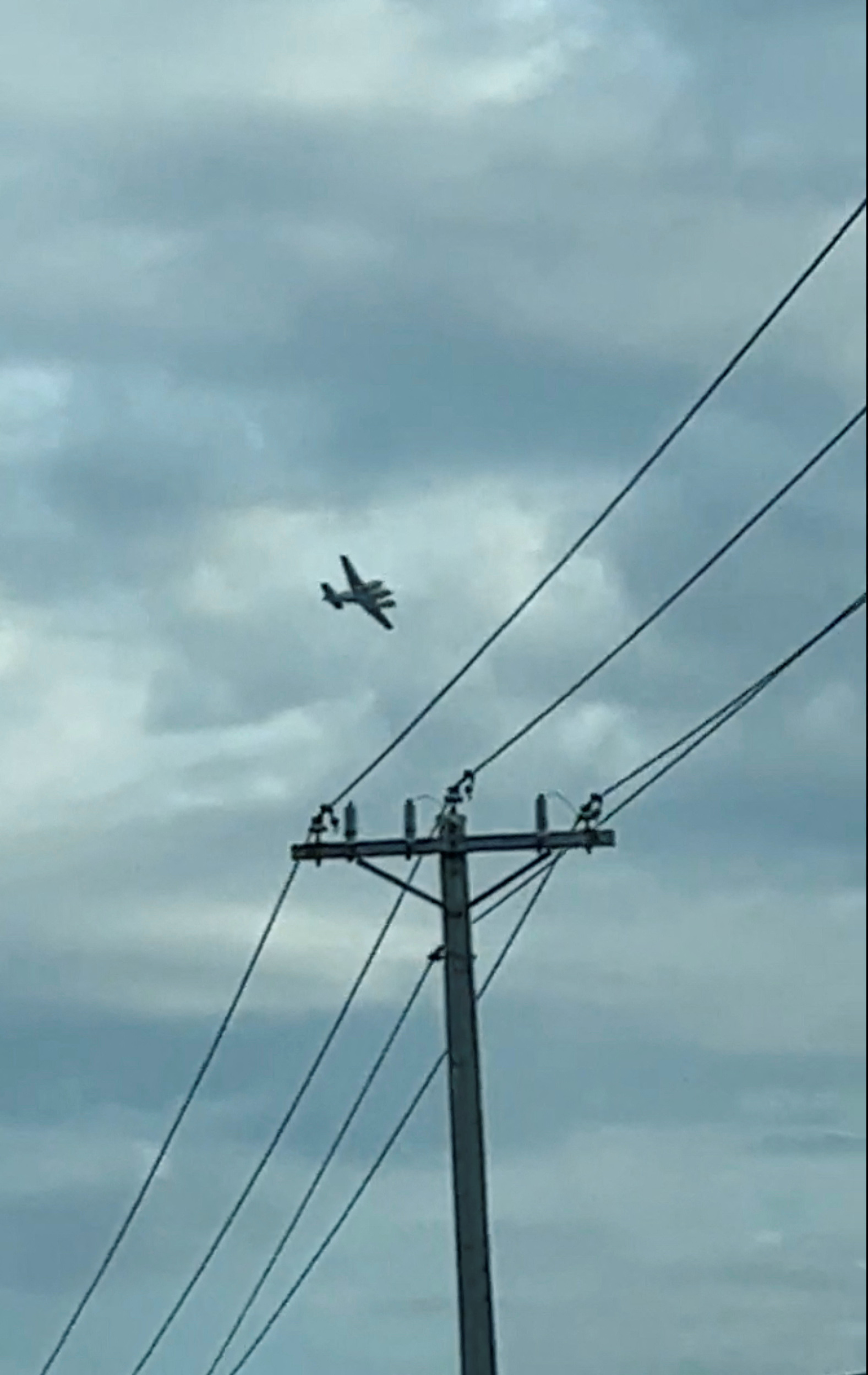 Pilot threatens to crash small plane into Mississippi Walmart