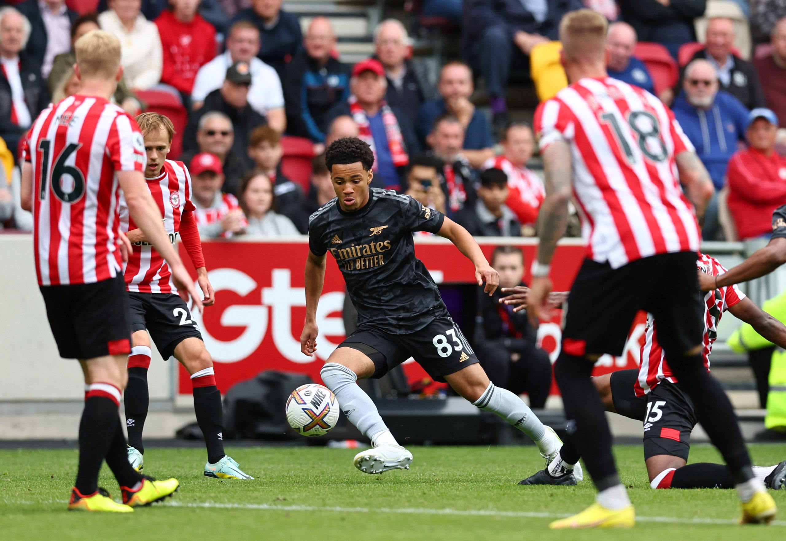 Soccer-15-year-old makes debut for Arsenal in easy win at Brentford