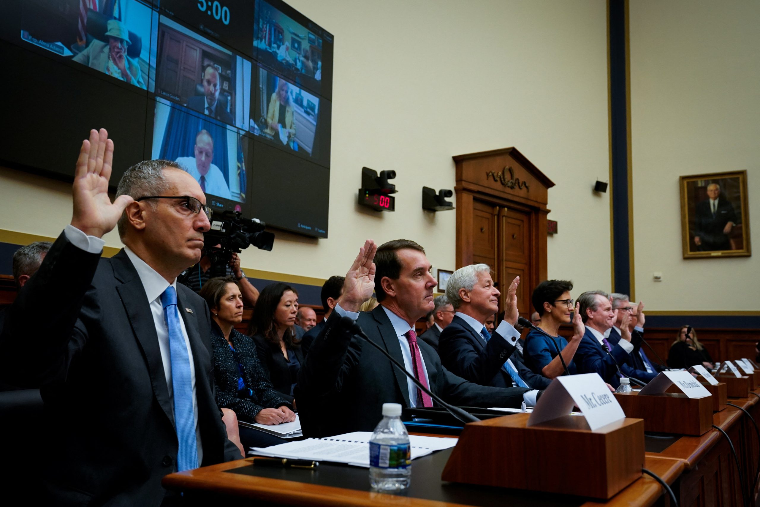 U.S. bank CEOs grilled by Congress over economy, Russia, China ties