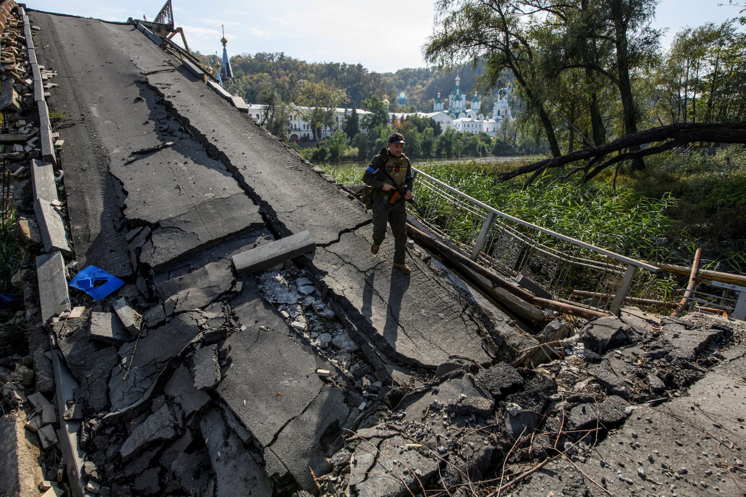 Ukraine Update: Lyman ‘fully cleared’ of Russian troops, Zaporizhzhia power plant director detained