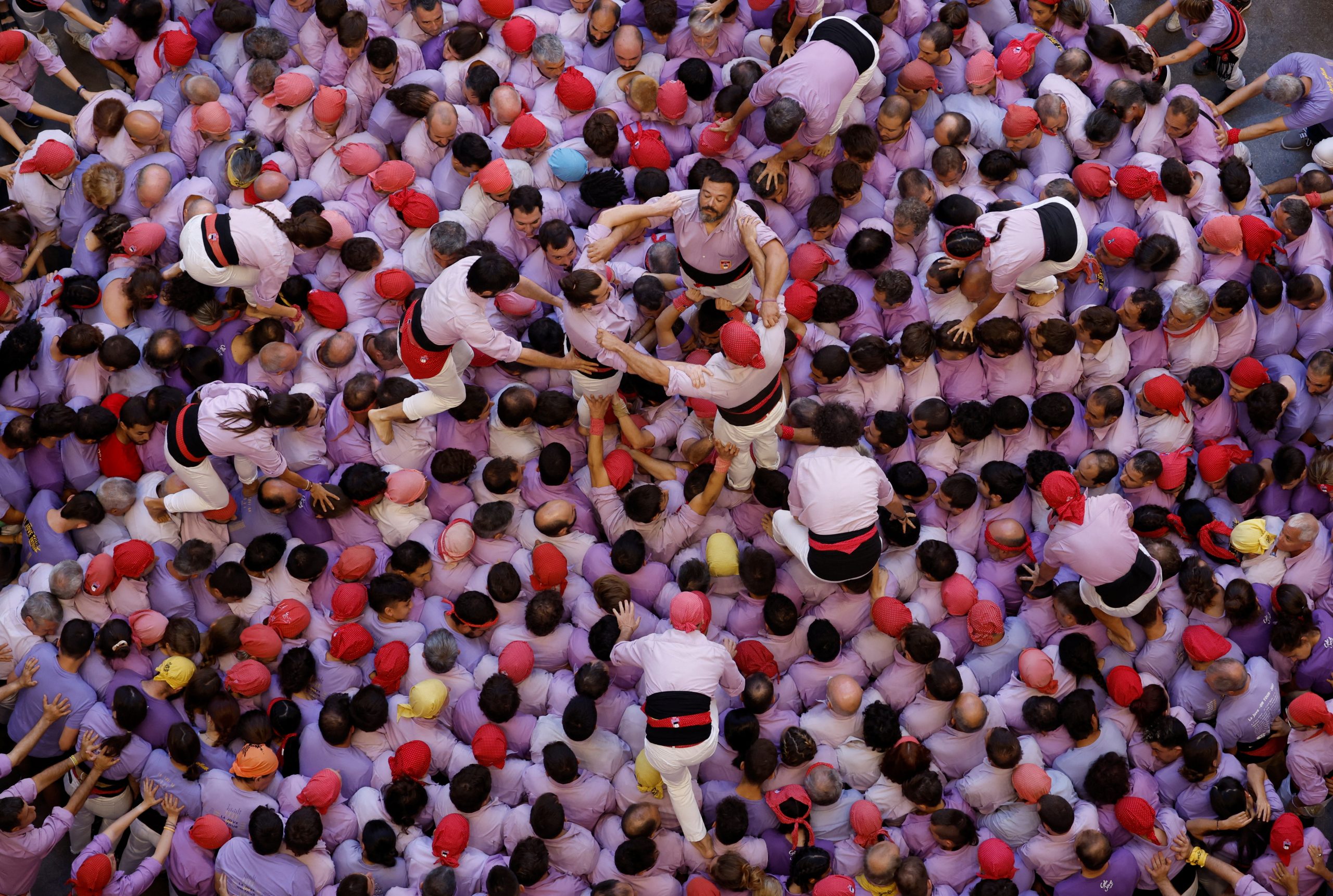 Catalans compete to build the biggest human towers in Spain